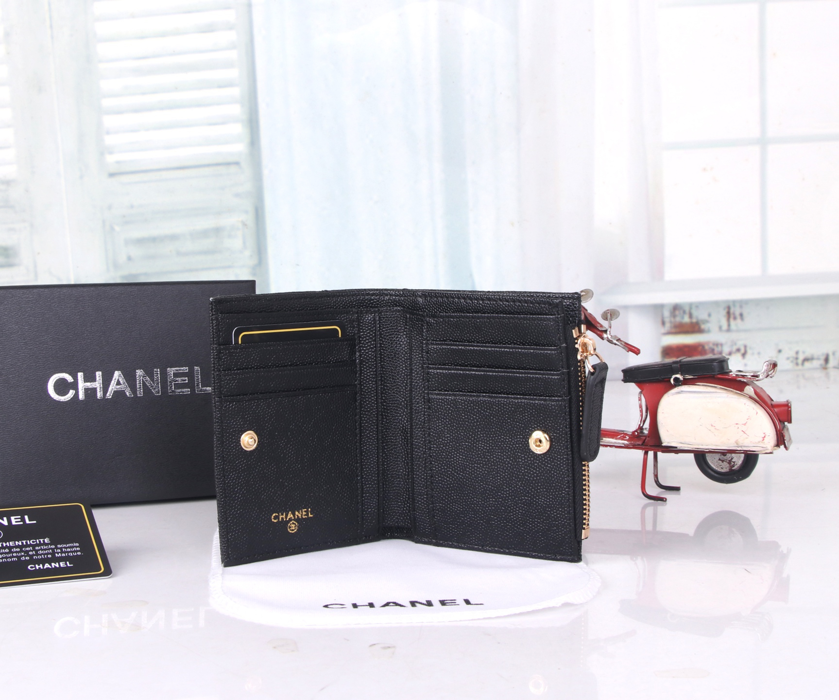 CHANEL Textured Leather Card Wallet 2216 - Image 9