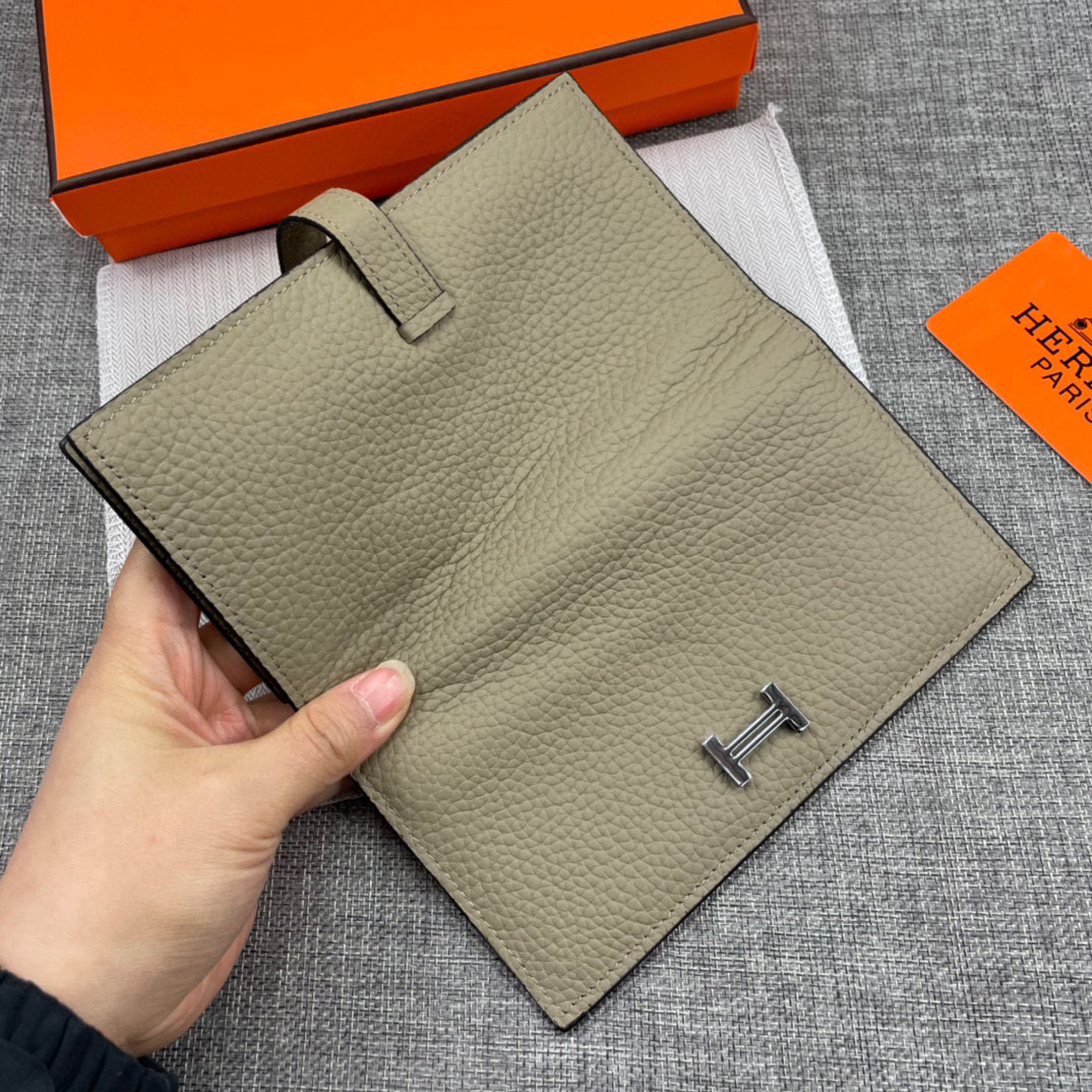 Hermes Women's Togo Calfskin Vertical Zip Wallet - Image 9