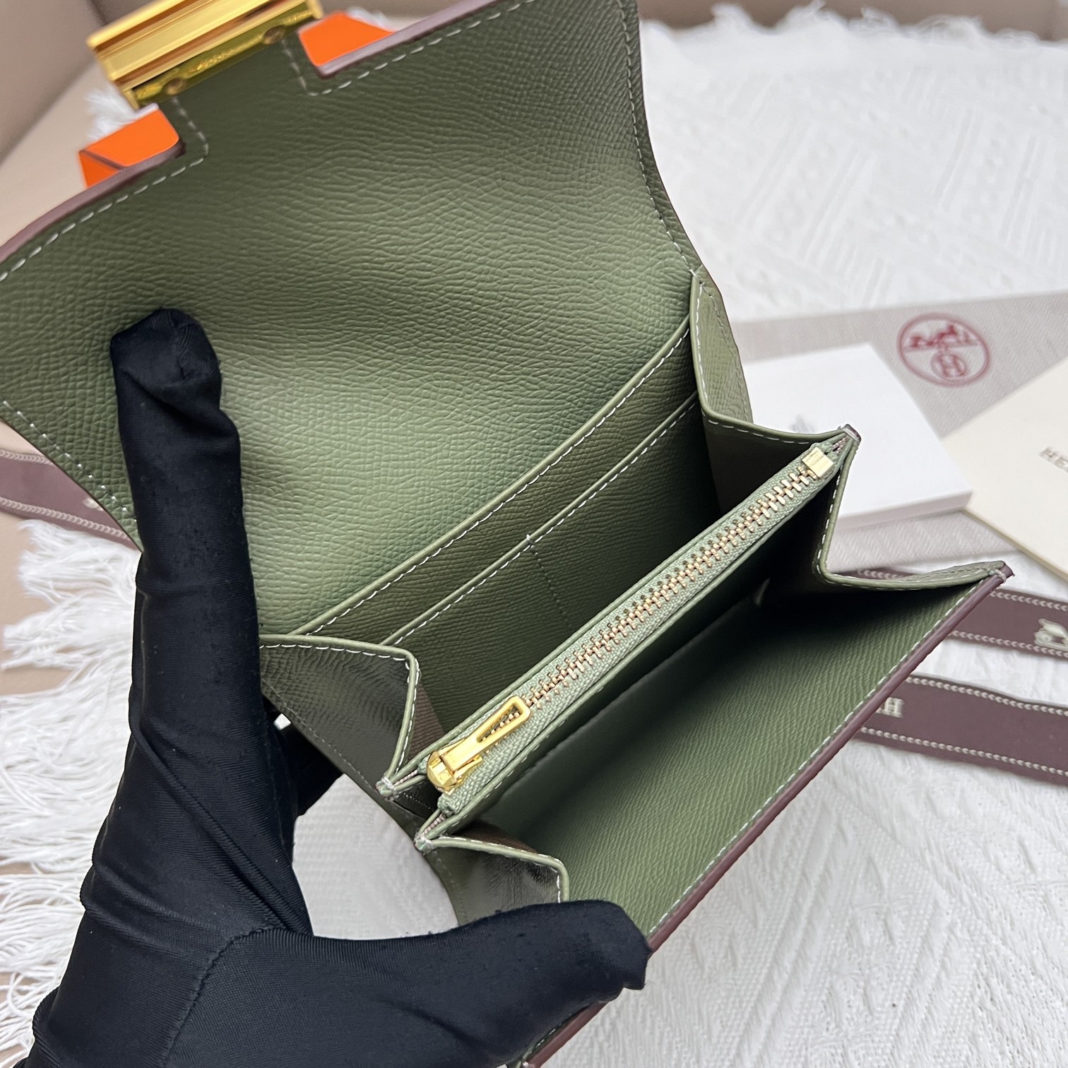 Hermès Constance Palm-Grain Leather Shoulder Bag - Image 9