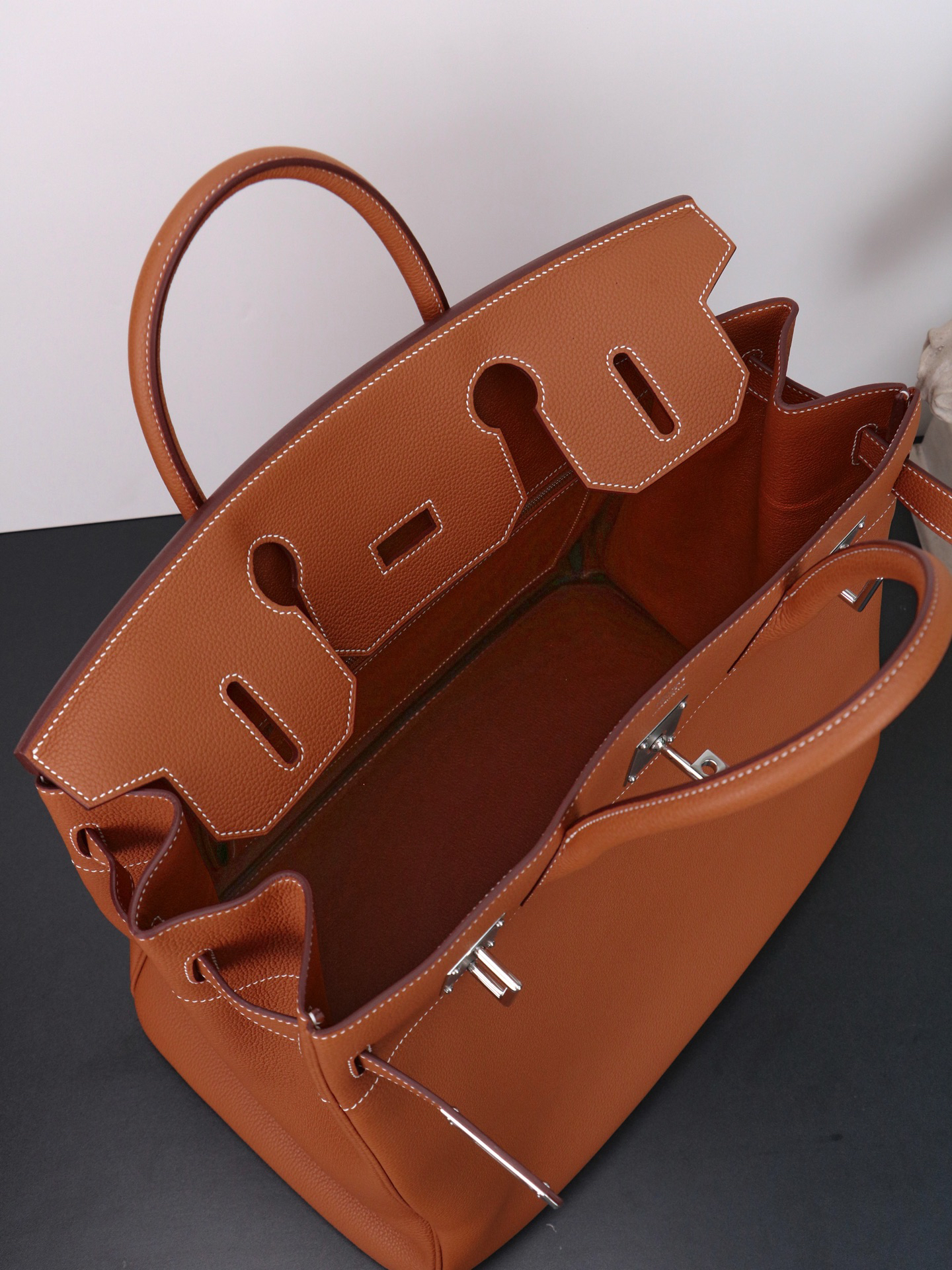 Hermès Birkin 40 HAC High-Height Handbag - Image 9