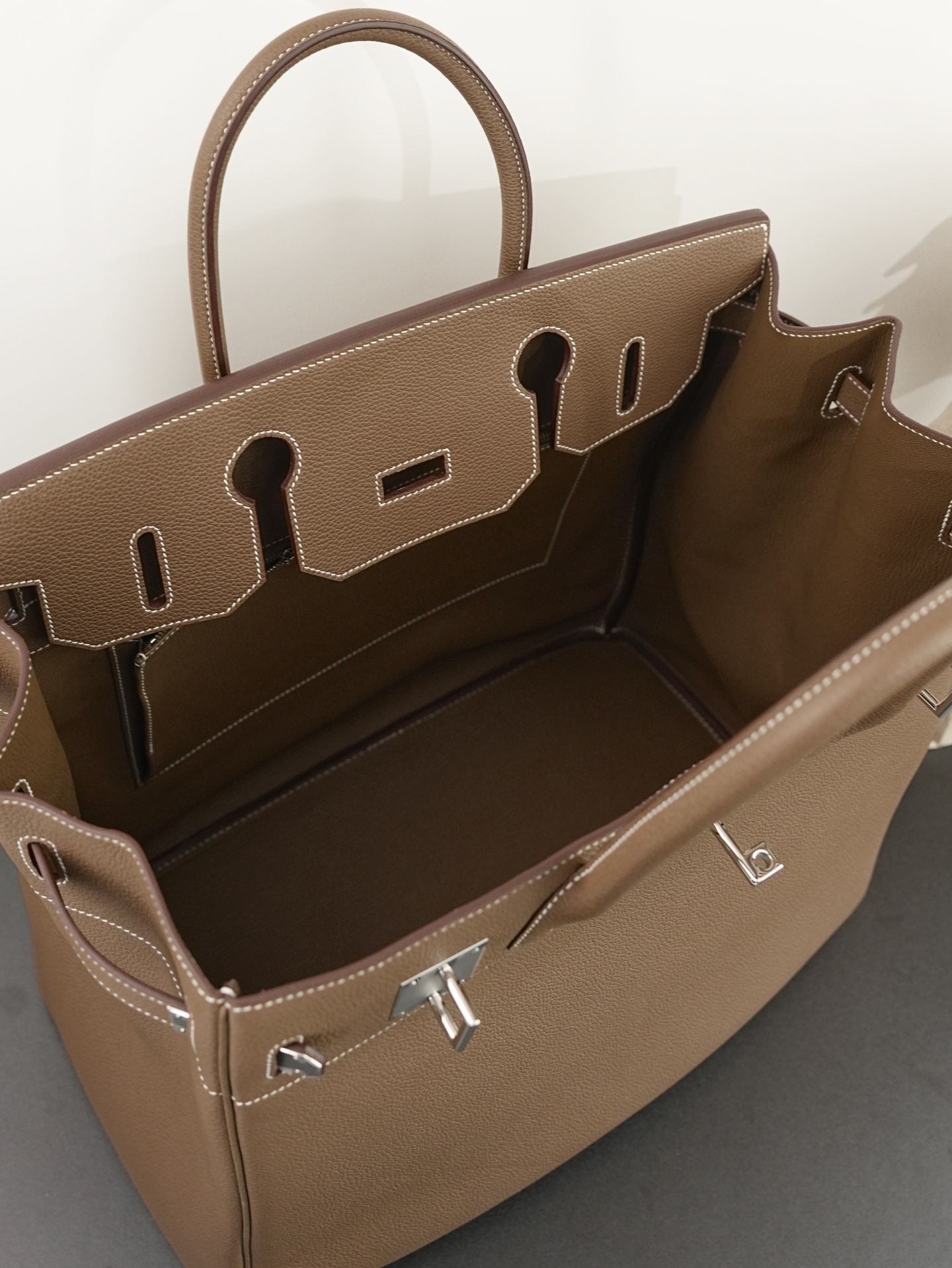 Birkin 40 HAC High-Top Handbag in Togo Leather - Image 9