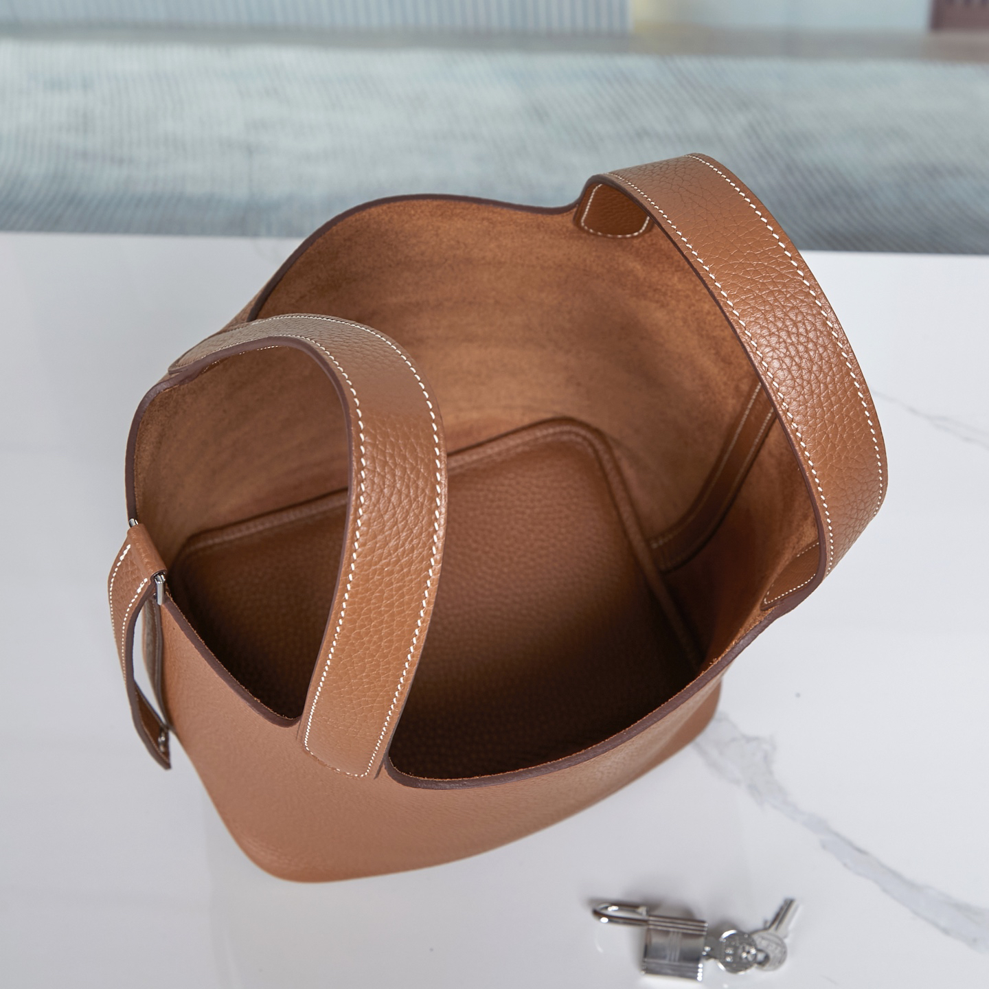 Hermès Picotin Lock 18 TC Leather Basket-Style Handbag - Image 9