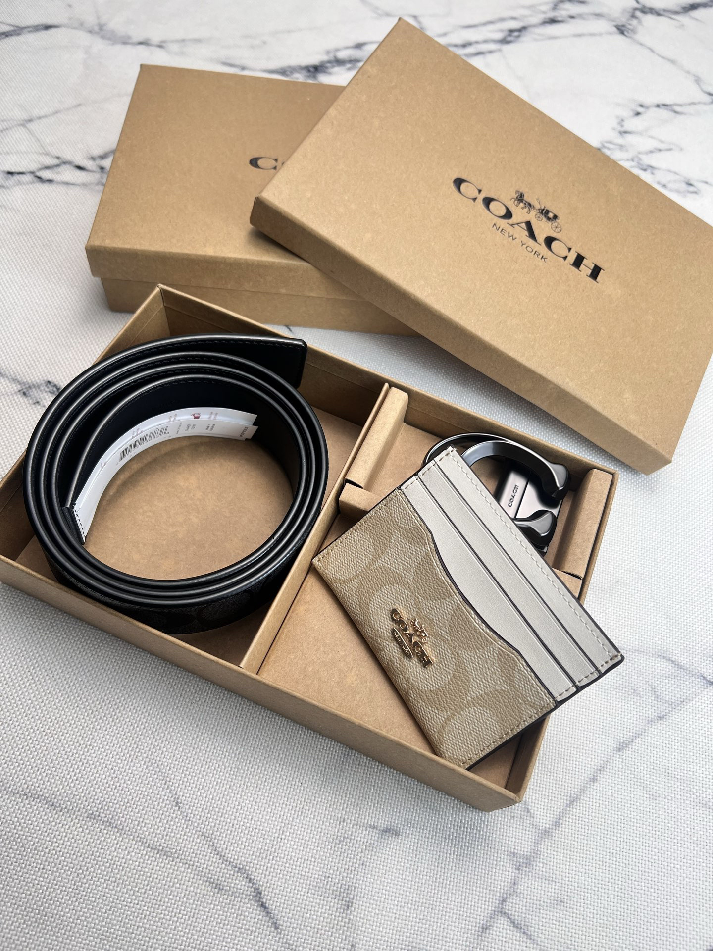 Coach F64839 Men's Leather Belt and CH415 Card Holder Set - Image 9