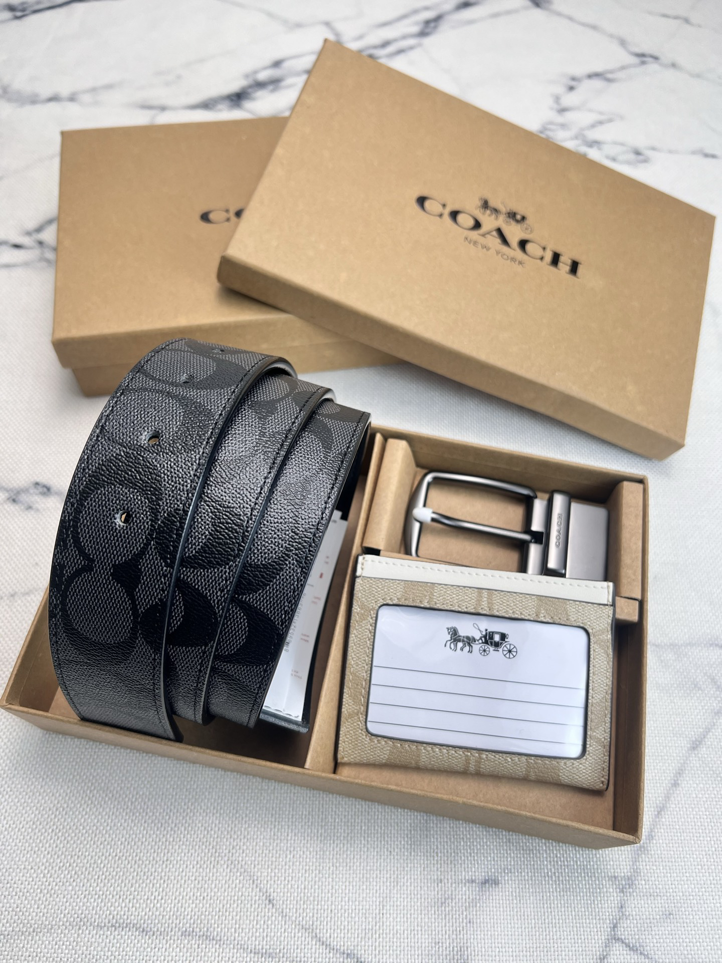 Coach Men's Leather Belt and Card Holder Gift Set F64839 - Image 9