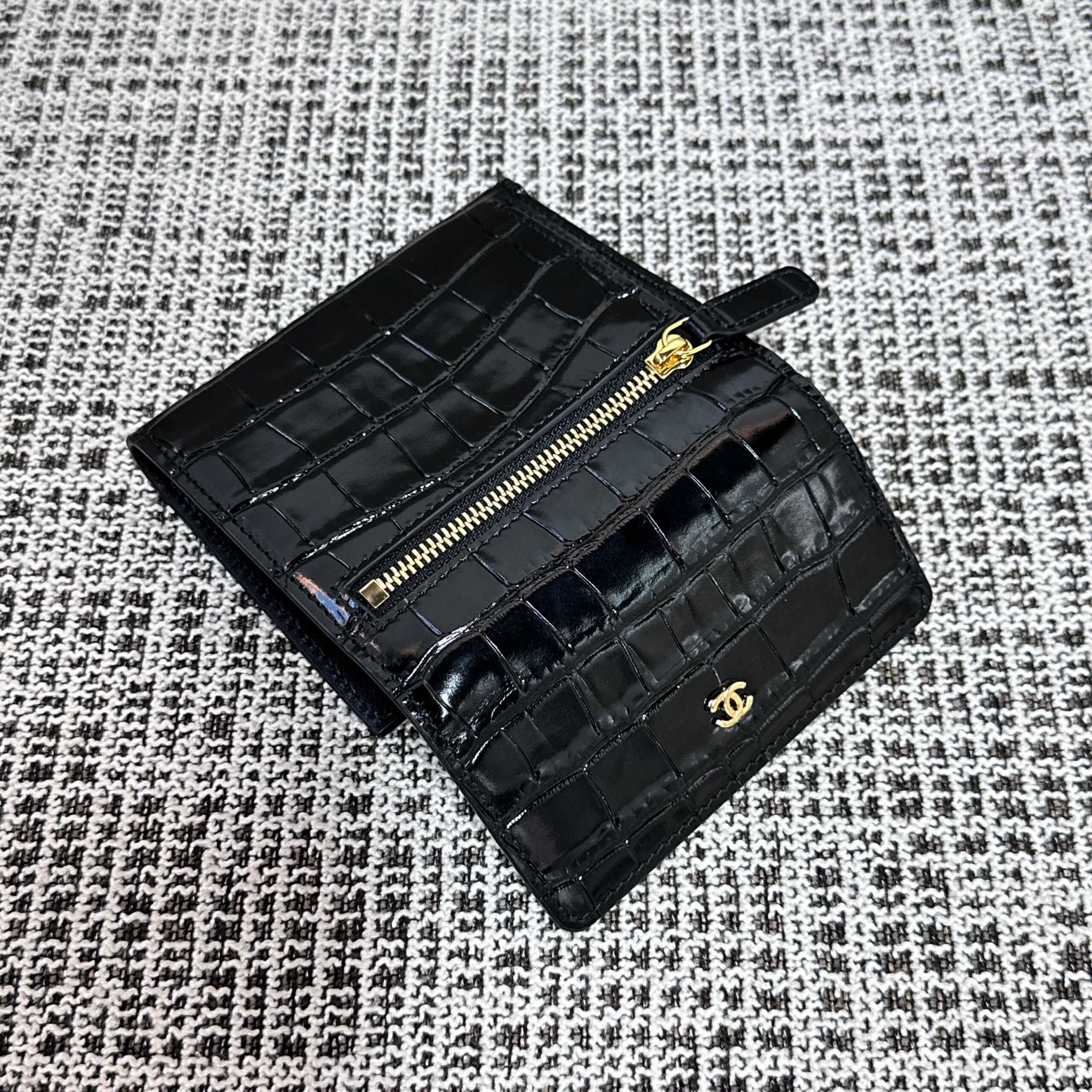 CHANEL Crocodile-Embossed Leather Trifold Wallet - Image 9