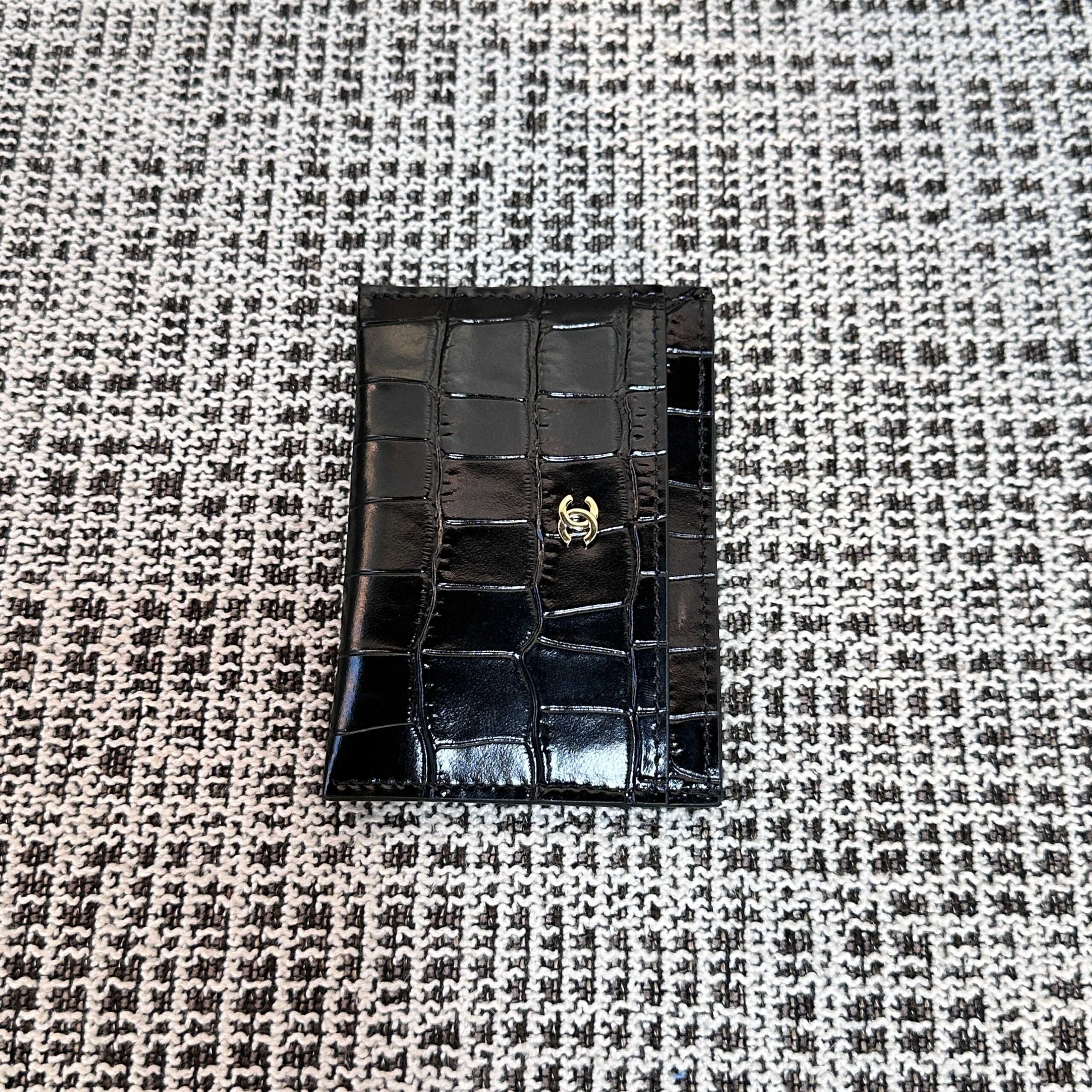CHANEL Crocodile-Embossed Leather Wallet - Image 9