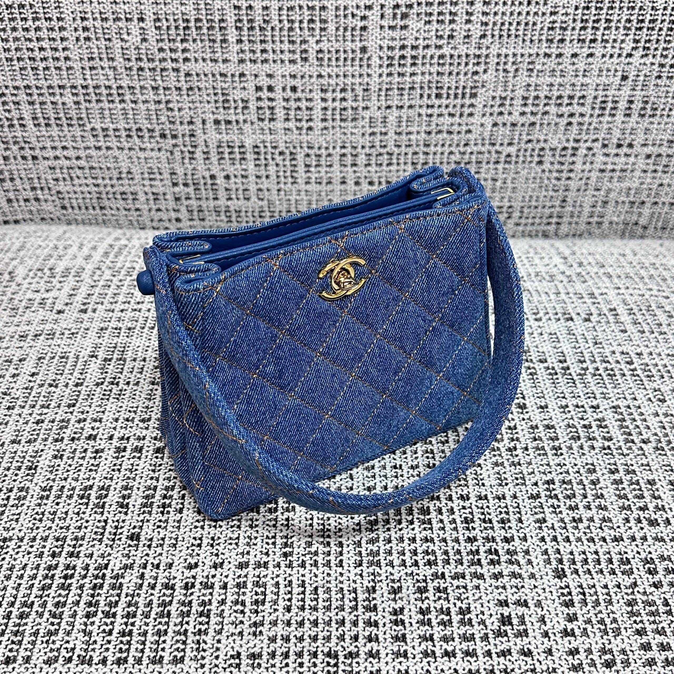 Chanel Vintage Denim Twin-Star Handbag - Image 9