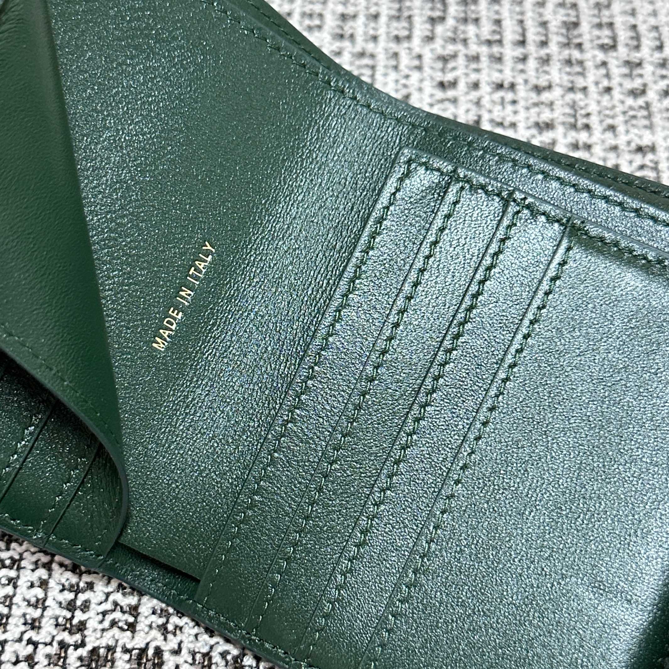 CHANEL Crocodile-Embossed Tri-Fold Wallet - Image 9