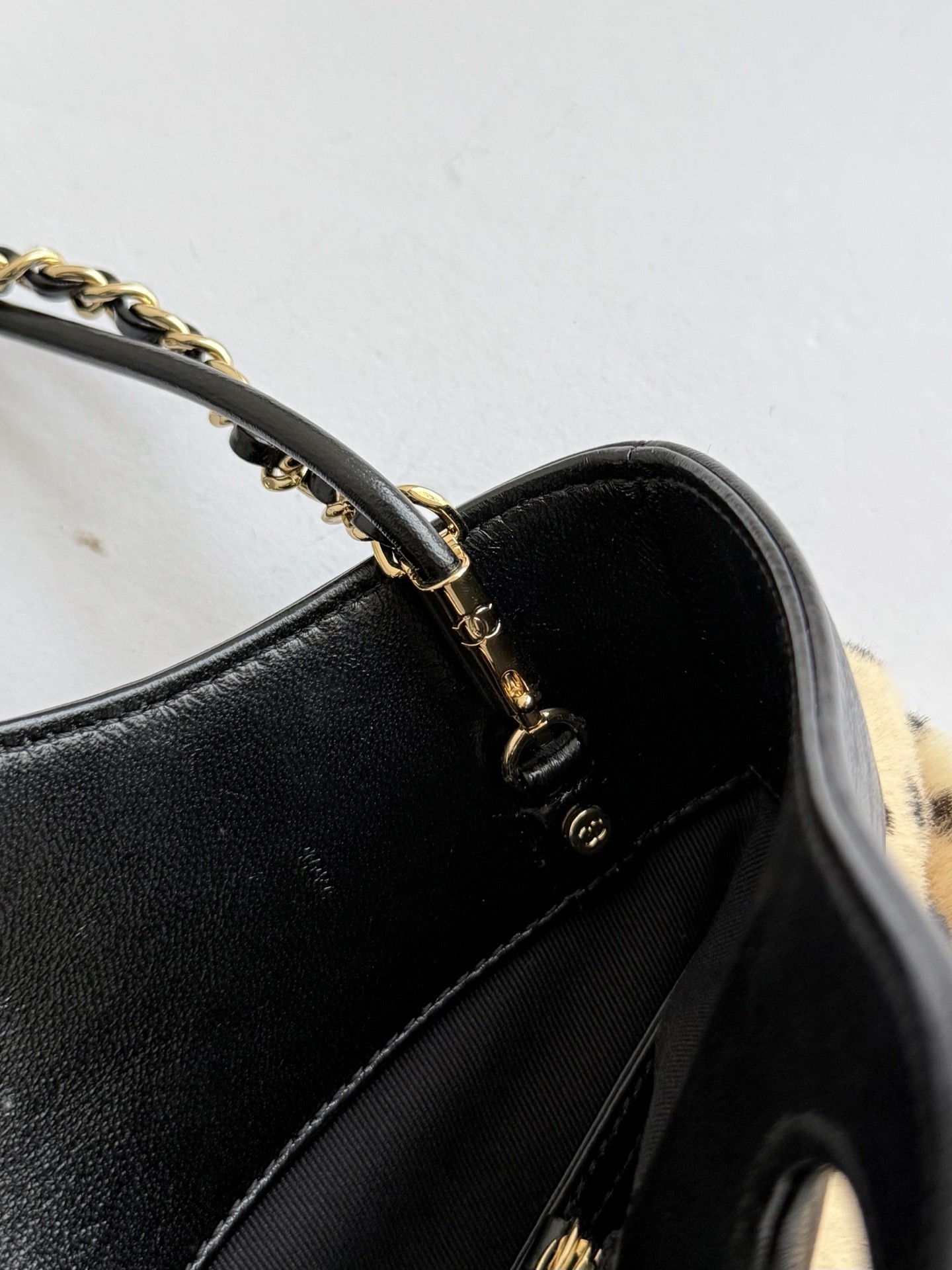 Chanel 31 Bag Leopard Print Series, Horizontal Design - Image 9