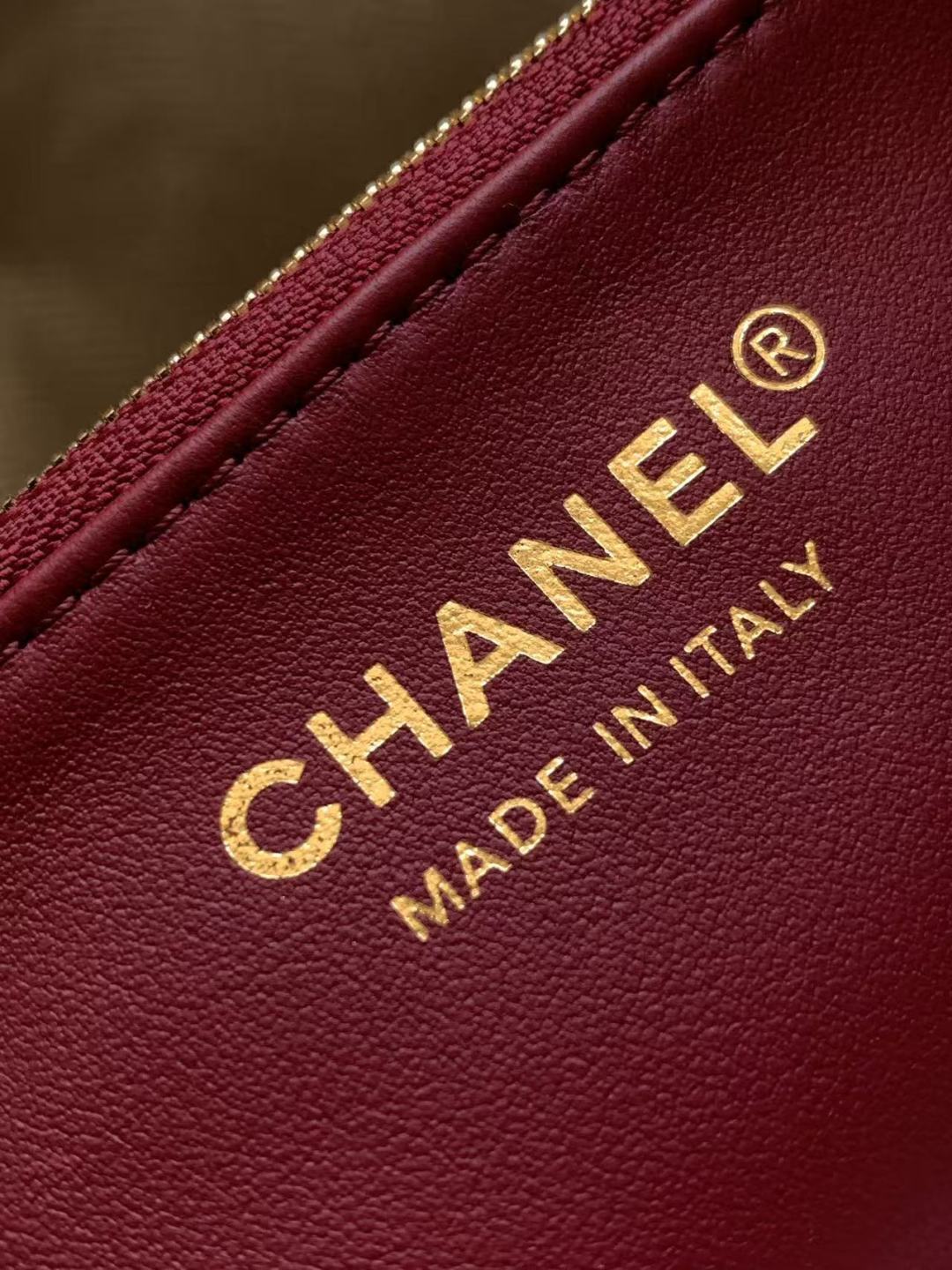 Chanel 26B AS6584 Large Bucket Crossbody Bag - Image 9