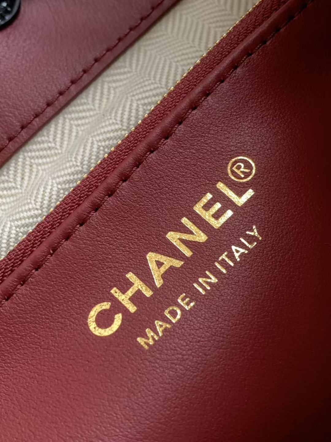 Chanel 26B AS6584 Large Bucket Bag - Image 9