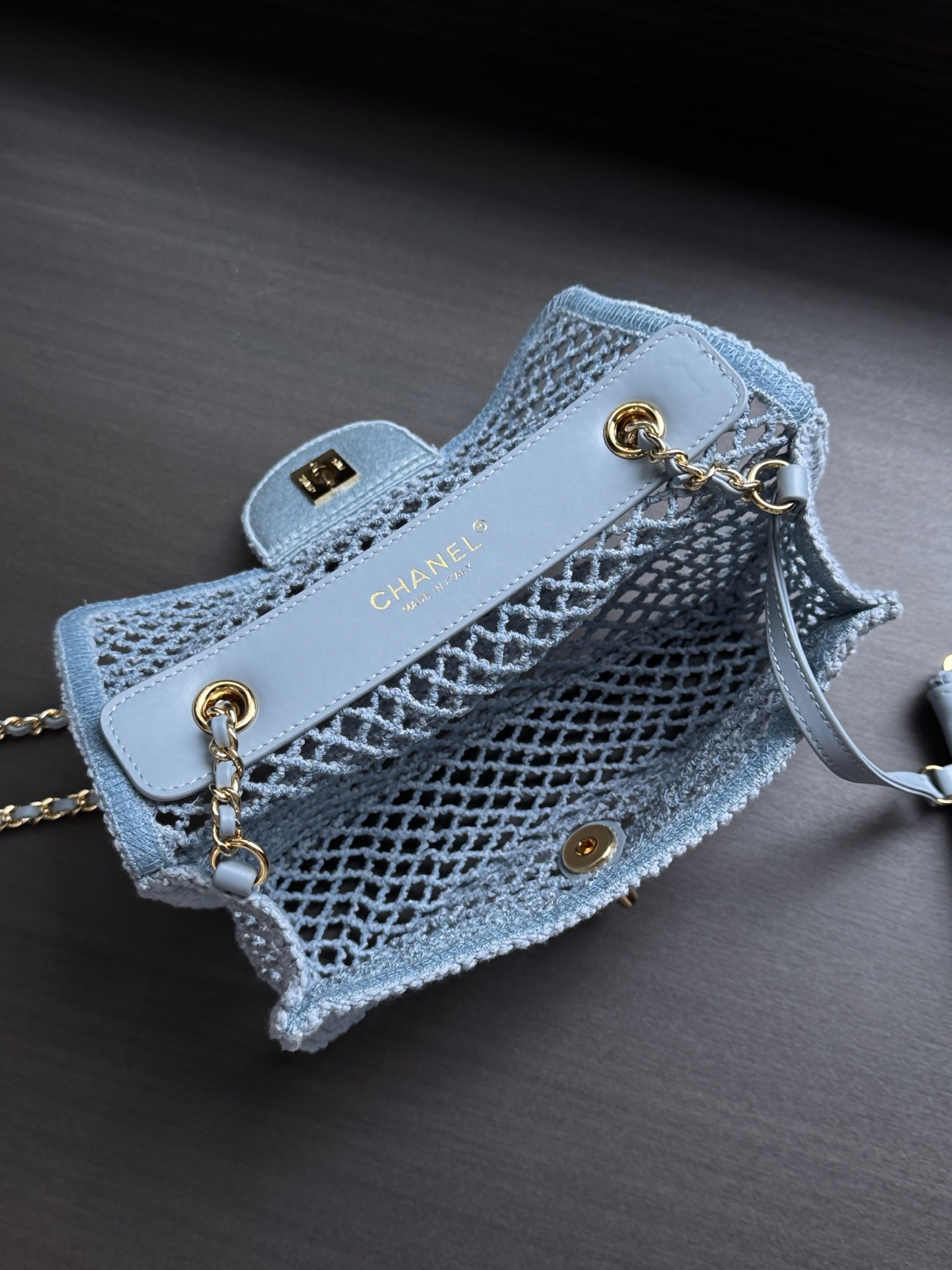 Chanel Hook-Woven Chain Shoulder Bag - Image 9