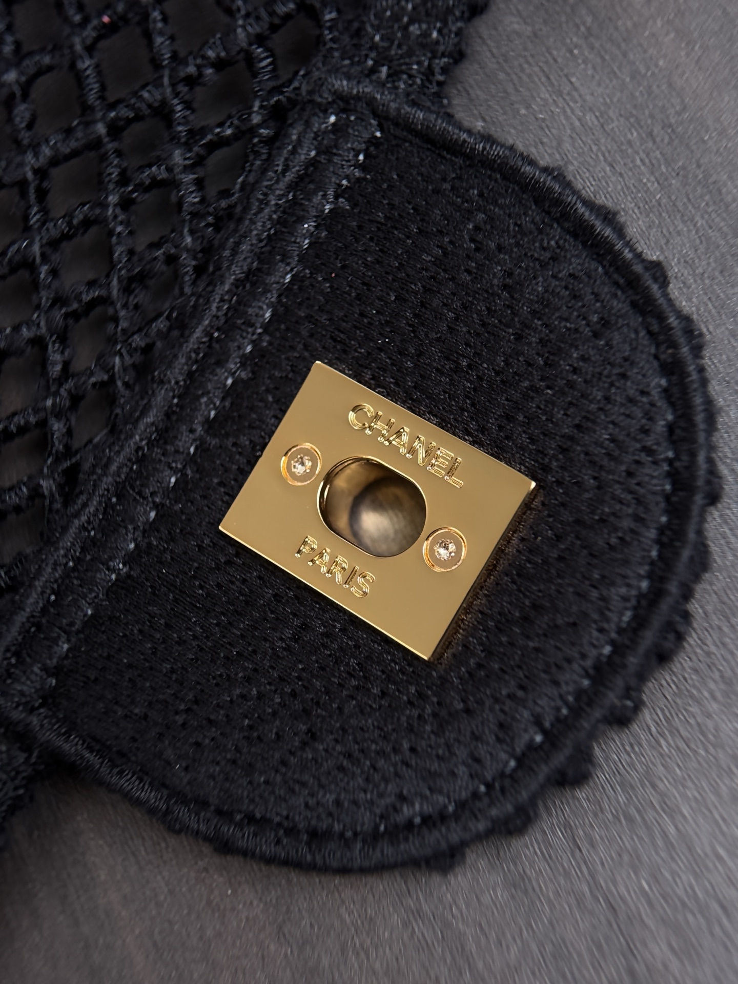 Chanel Knitted Chain Shoulder Bag - Image 9