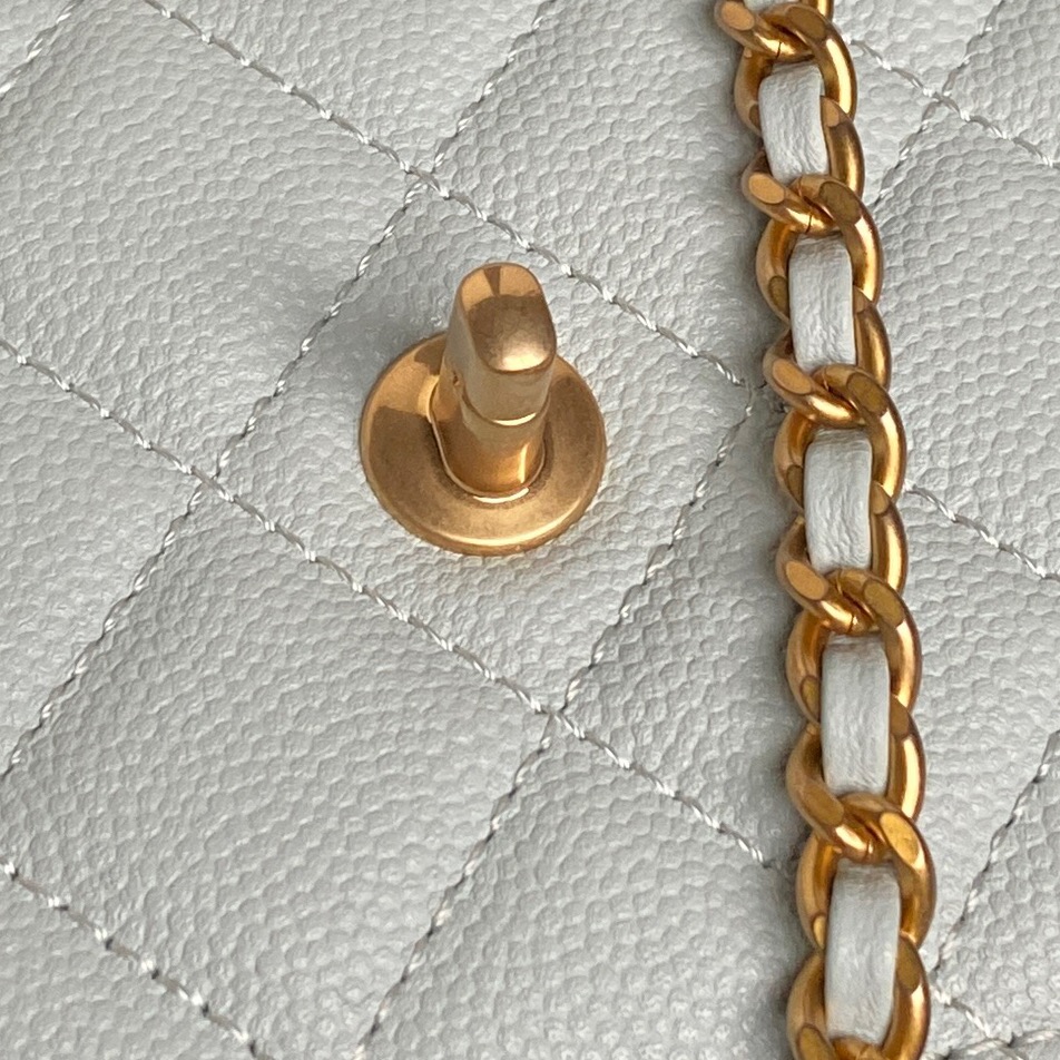 WOC Logo-Handle Handbag - Image 9