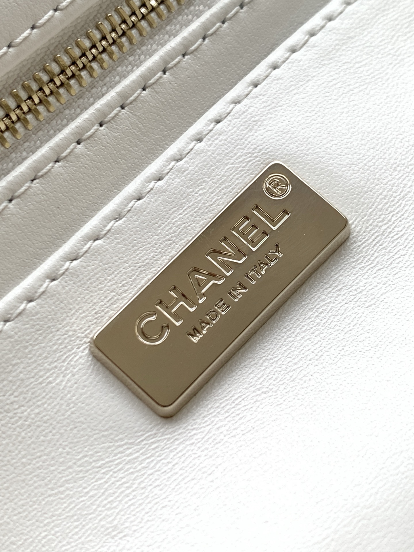 Chanel 26-Needle Woven Crossbody Bag with Double-C Logo - Image 9
