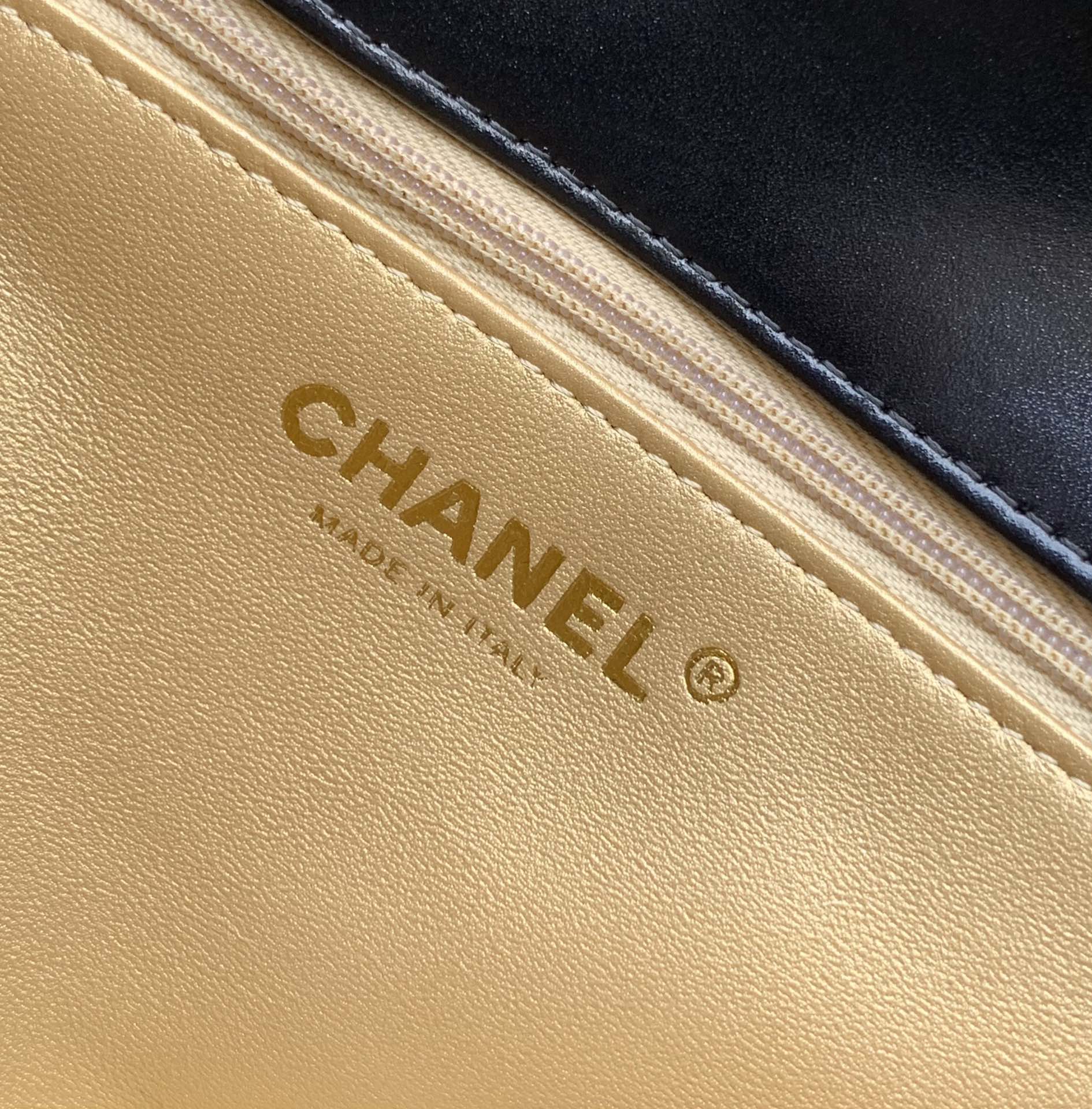 Chanel Coco Handle 24A Classic Handbag - Image 9