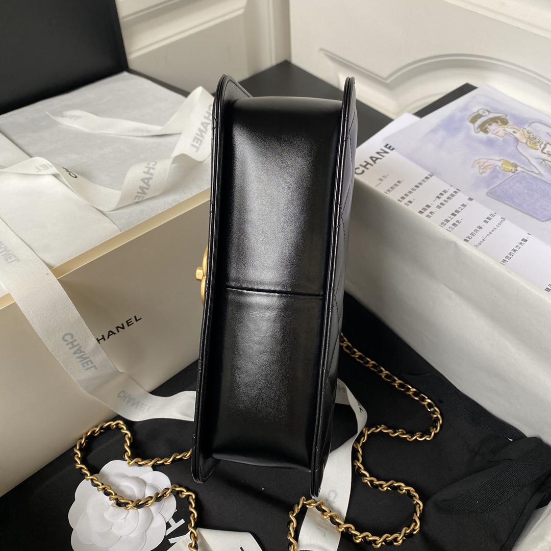 Mini Leather Chain Crossbody Bag - Image 9