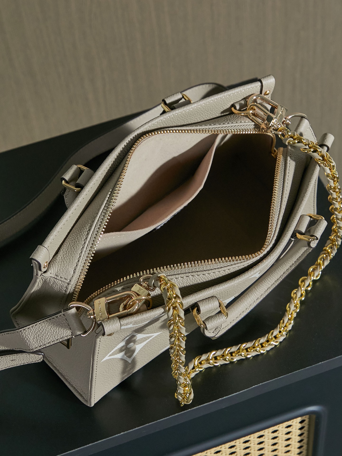 Louis Vuitton OnTheGo East West Tote Bag - Image 9