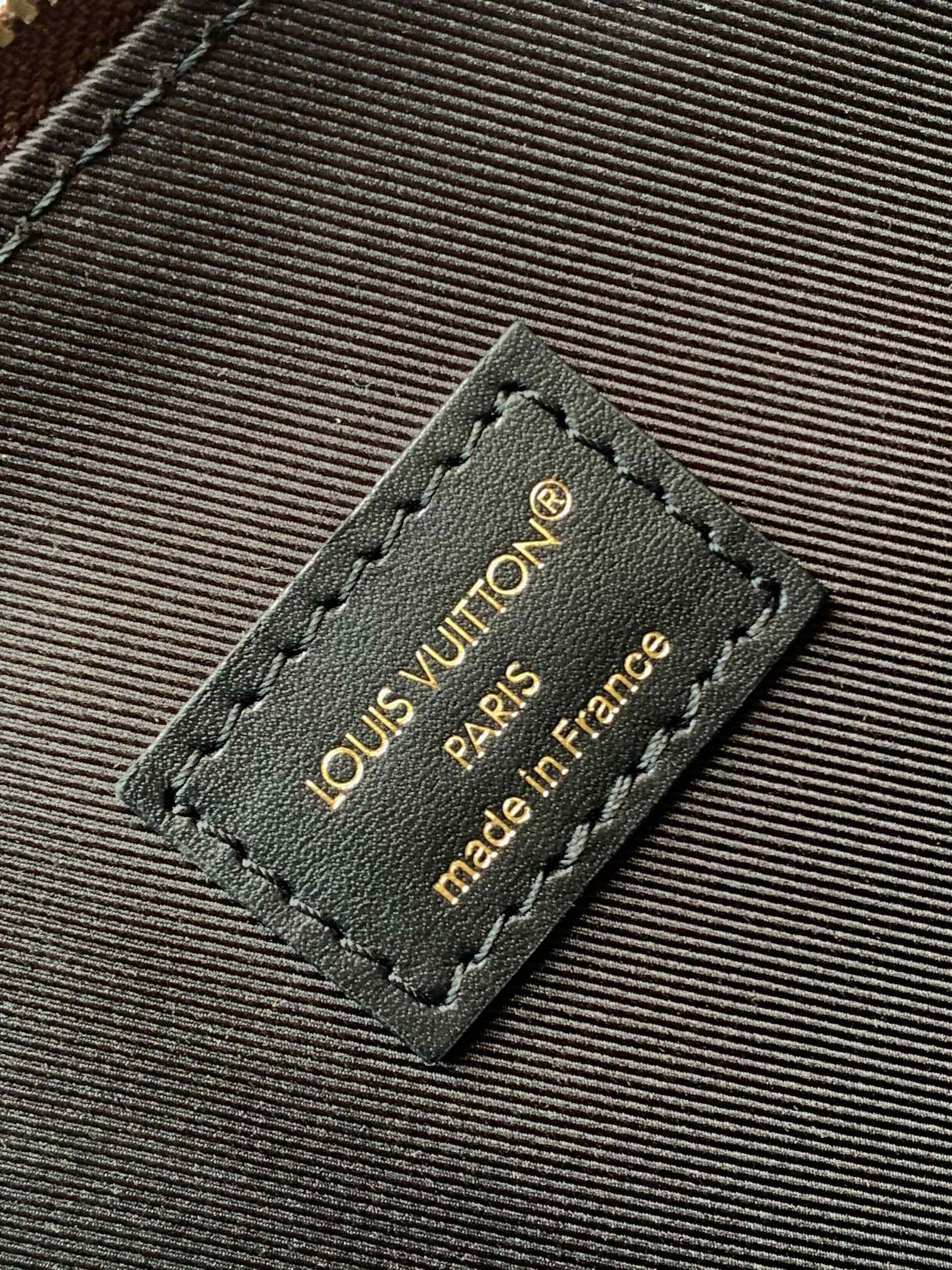 Louis Vuitton Alma Handbag M12996 - Image 9