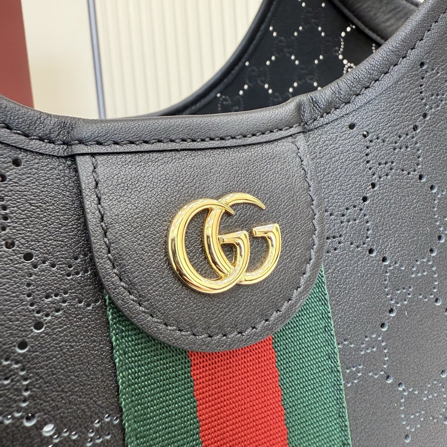 Gucci Perforated Leather Bag 860845 - Image 9
