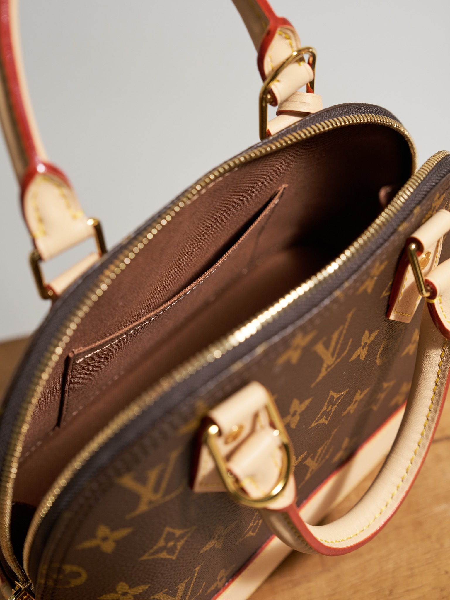 Louis Vuitton Alma BB Handbag in Monogram Canvas - Image 9