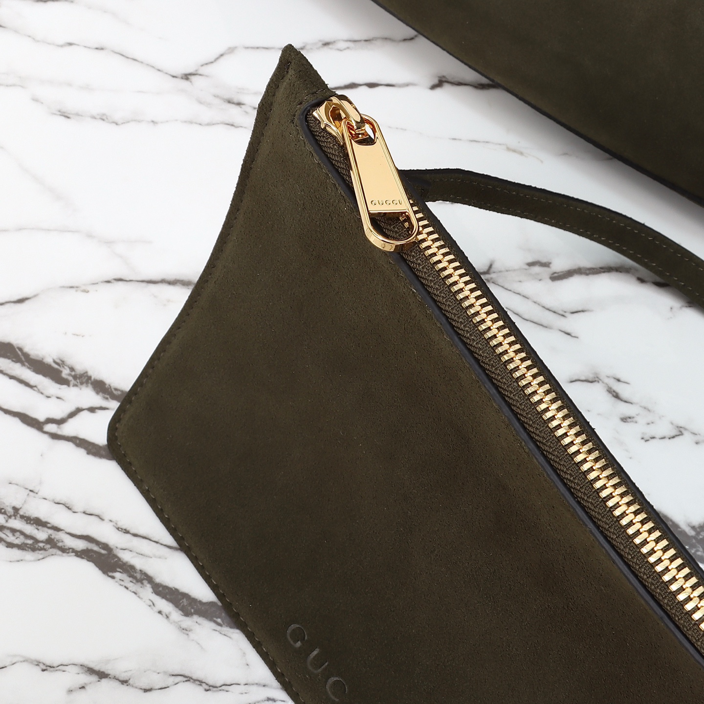 Gucci Model 837466 Forest Green Suede Bag - Image 9