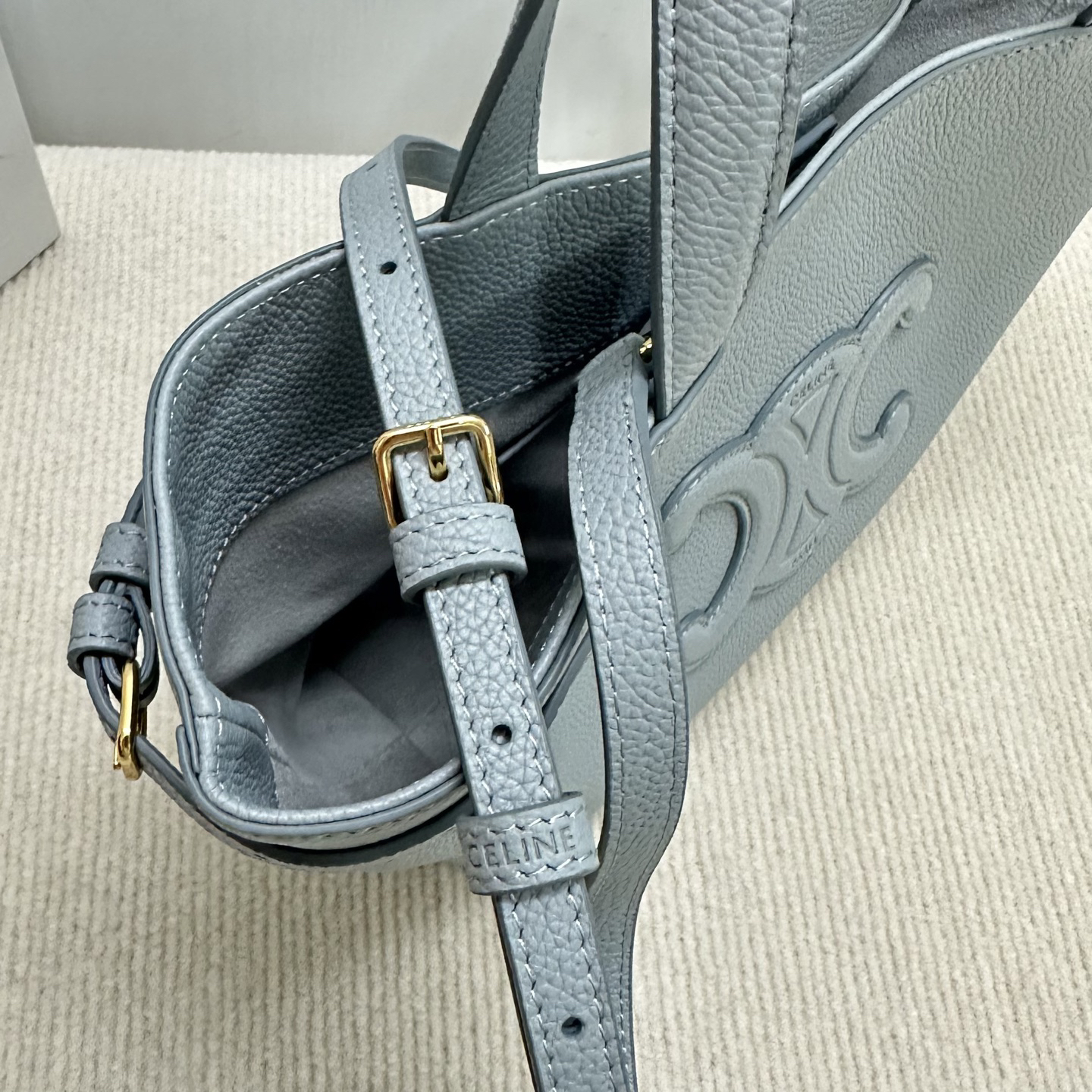Cabas Anais Small Textured Leather Tote Bag - Image 9