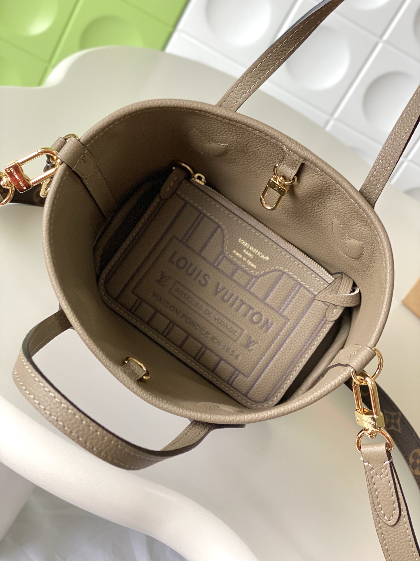 Louis Vuitton Bandoulière Inside Out BB Reversible Tote Bag - Image 9