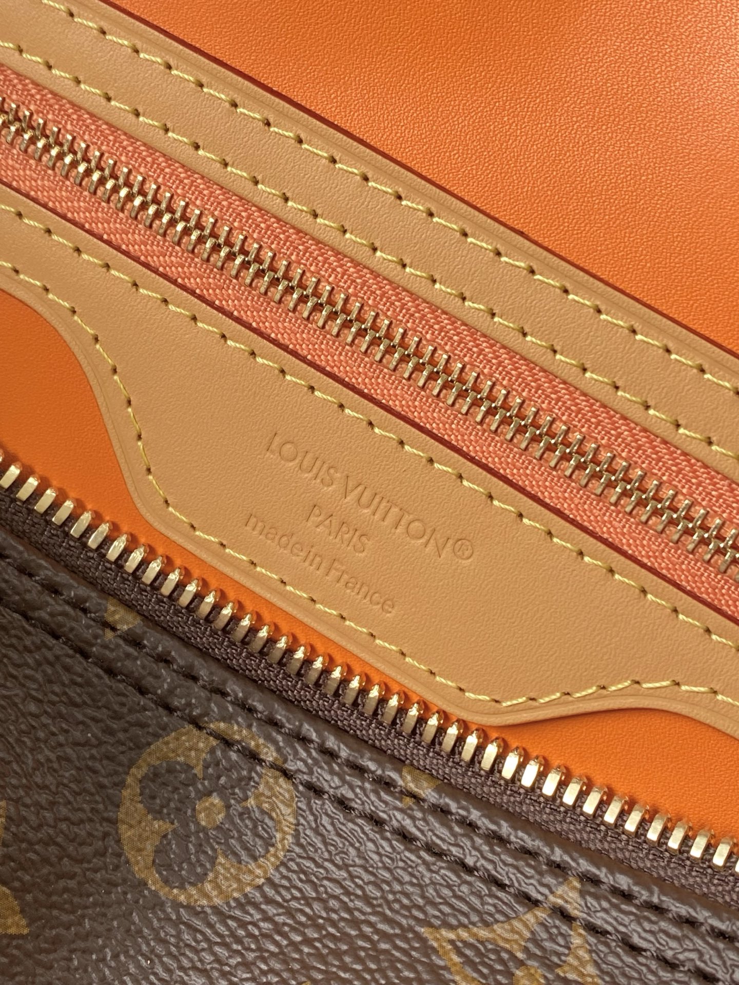 Louis Vuitton Sedy Soft 30 Handbag - Image 9