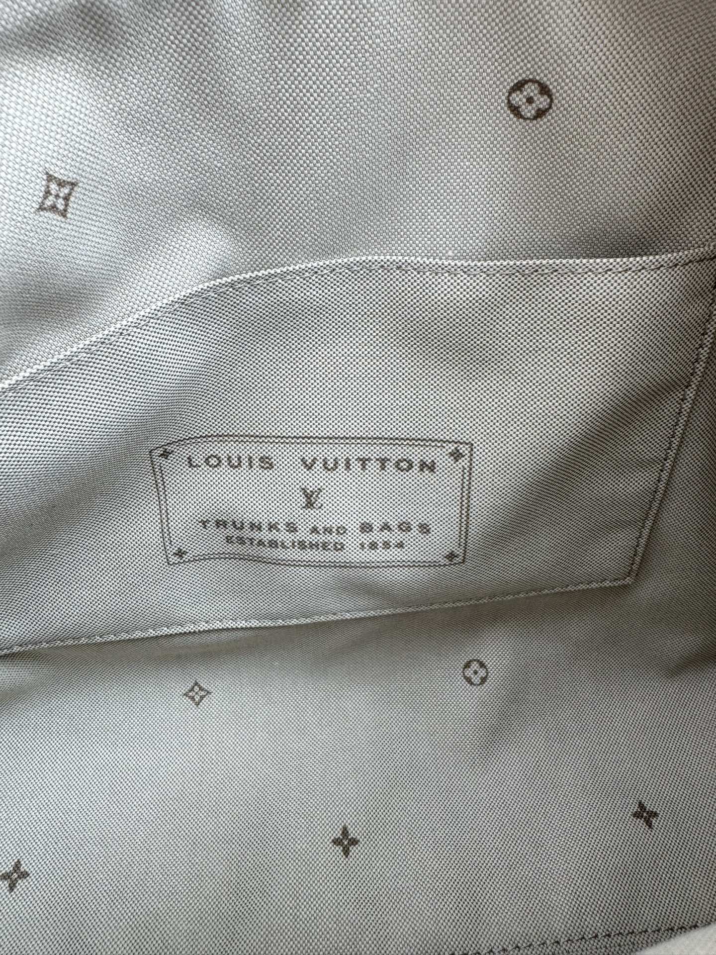 Louis Vuitton Sedy Soft 30 Handbag in White Monogram Emblème Denim - Image 9