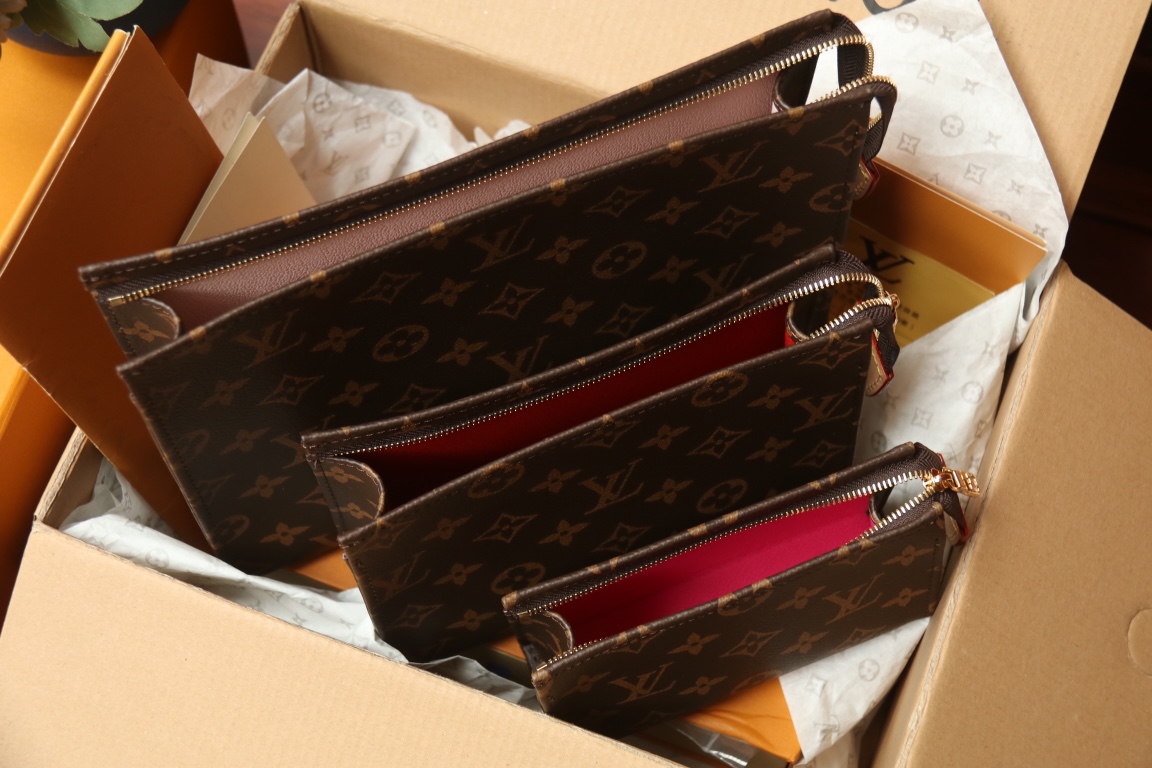 Louis Vuitton M47195 Three-Piece Bag Set - Image 9