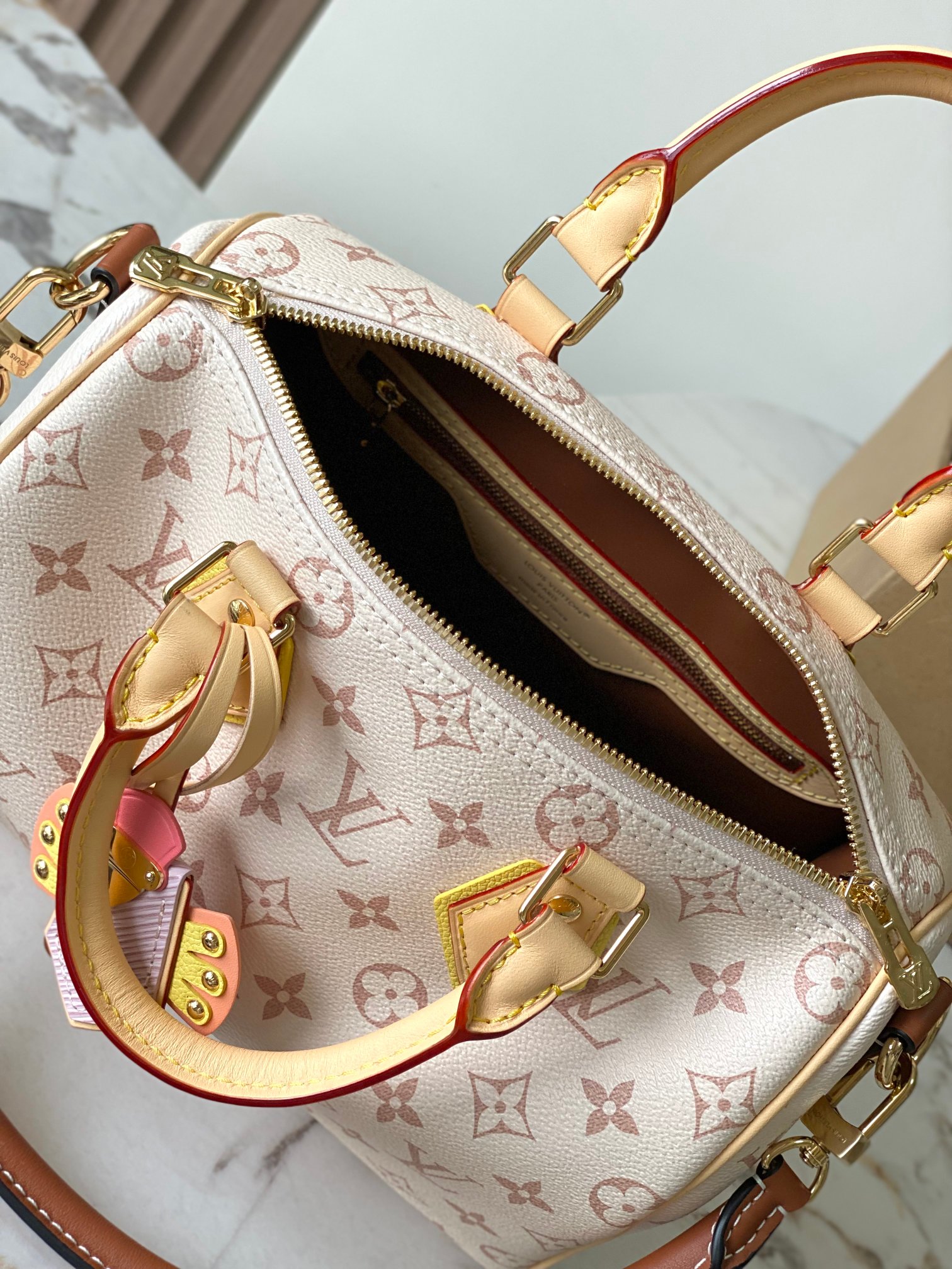 Louis Vuitton Speedy Bandoulière 25 Handbag - Image 9