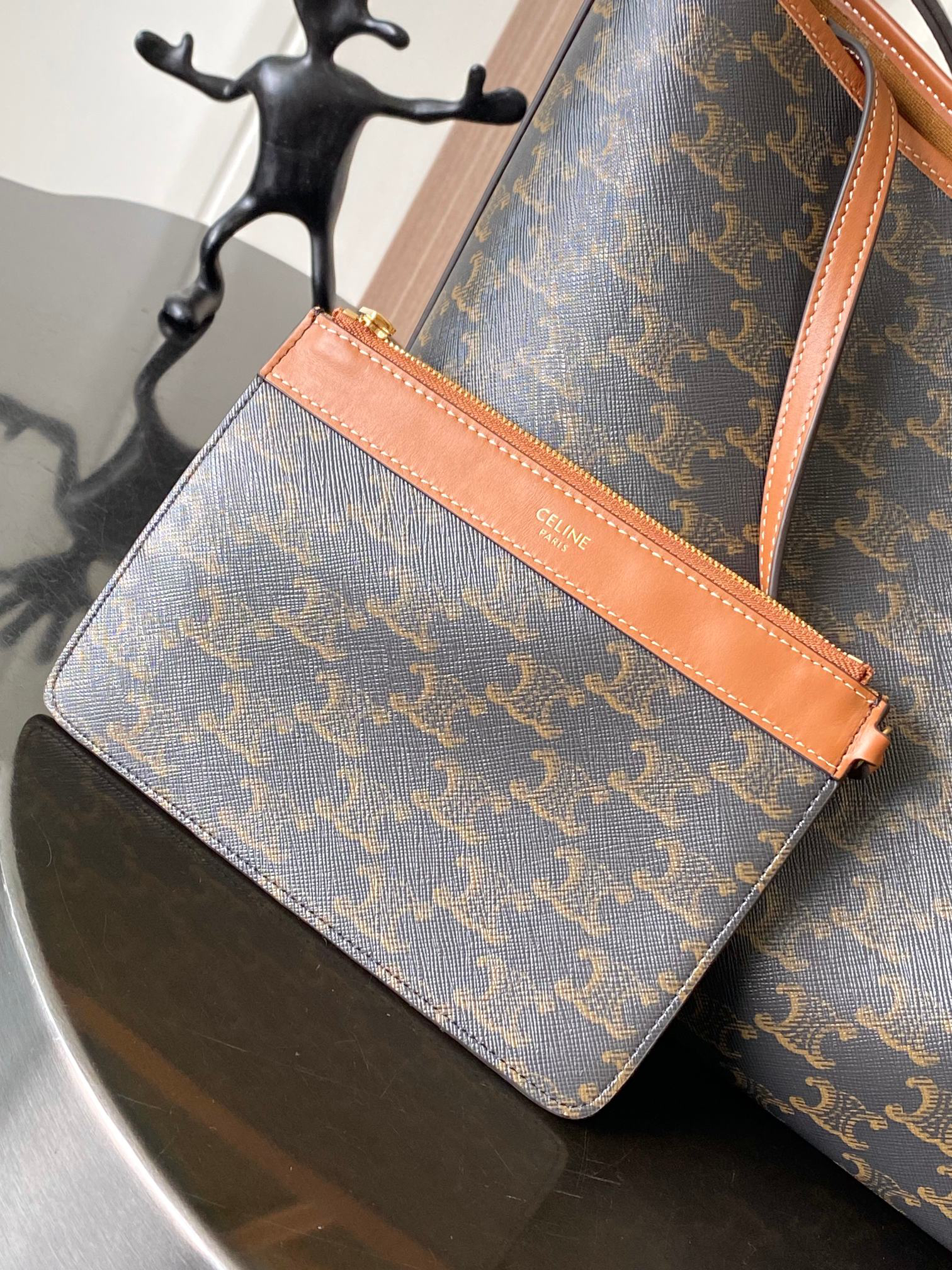 CELINE Soft Shopper Tote Bag - Image 9