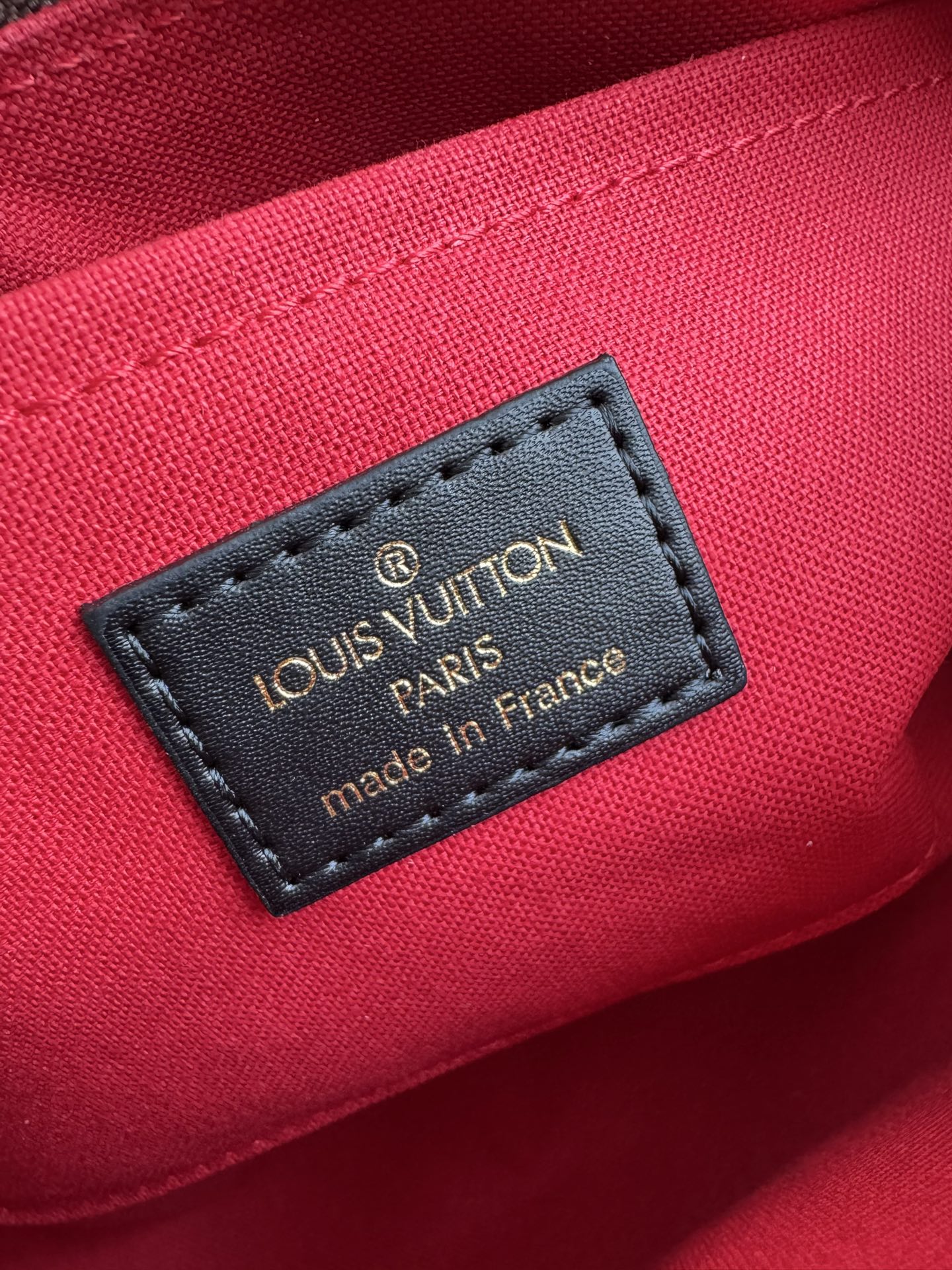 Louis Vuitton OnTheGo East West Handbag M14236 - Image 9