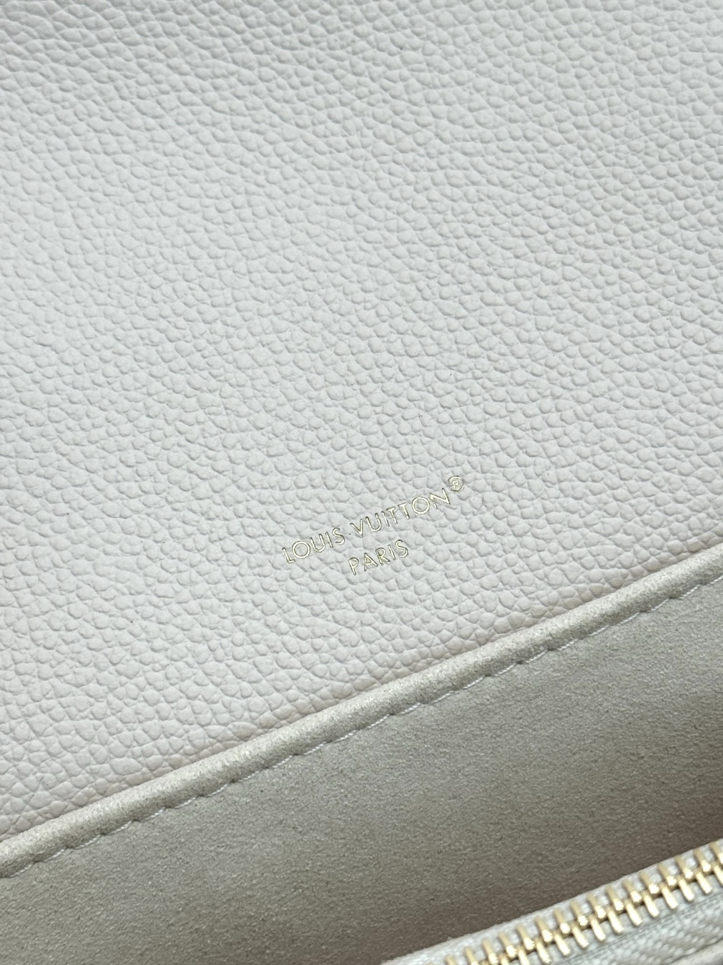 Louis Vuitton Pochette Métis East West Monogram Leather Crossbody Bag M25682 - Image 9