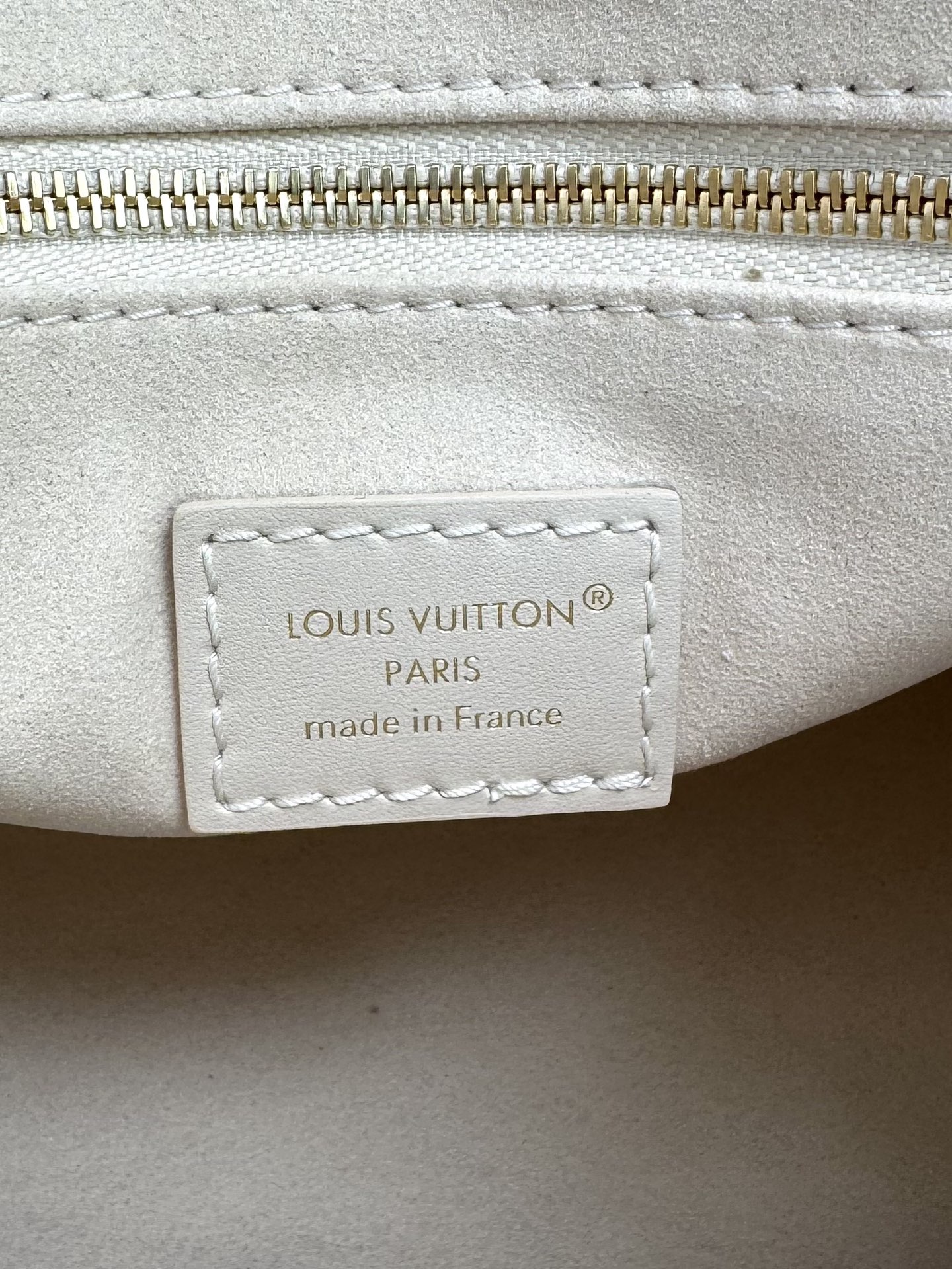 Louis Vuitton OnTheGo Small Tote Bag in Monogram Empreinte Leather - Image 9