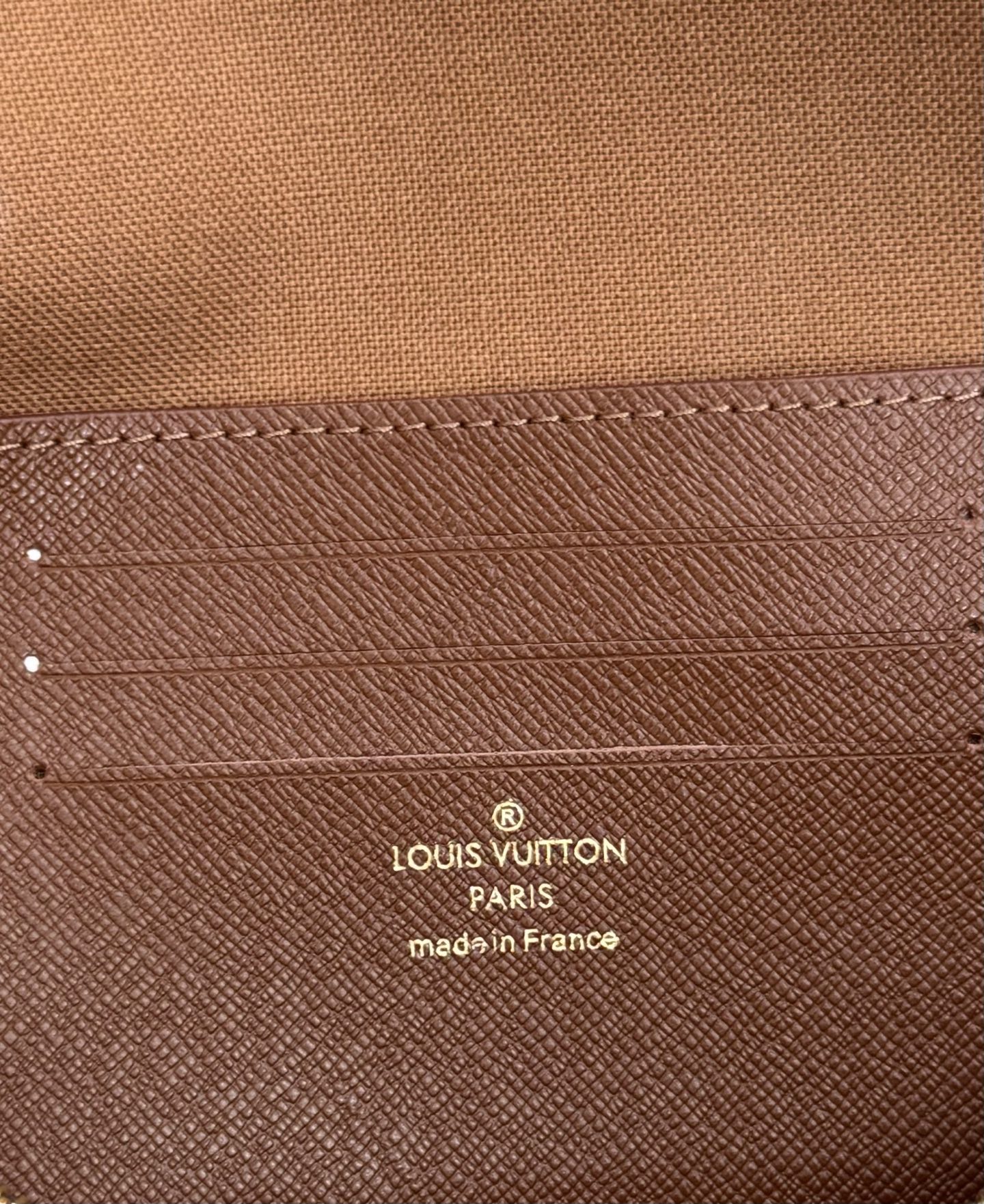 Louis Vuitton Wallet on Chain Ivy Crossbody Bag in Monogram Empreinte Leather - Image 9