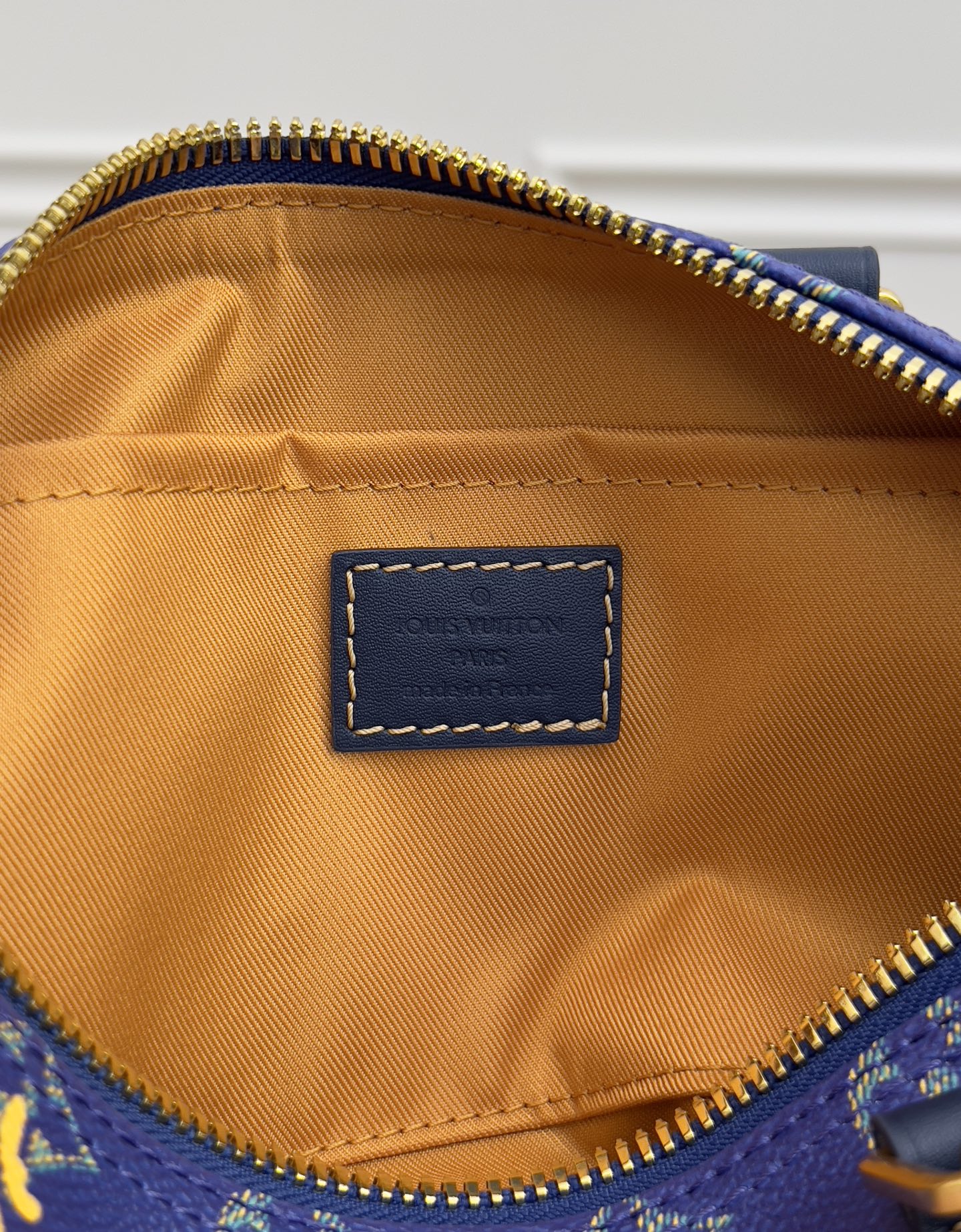 Louis Vuitton Keepall Bandouliere 25 Travel Bag in Monogram Surfin Canvas - Image 9