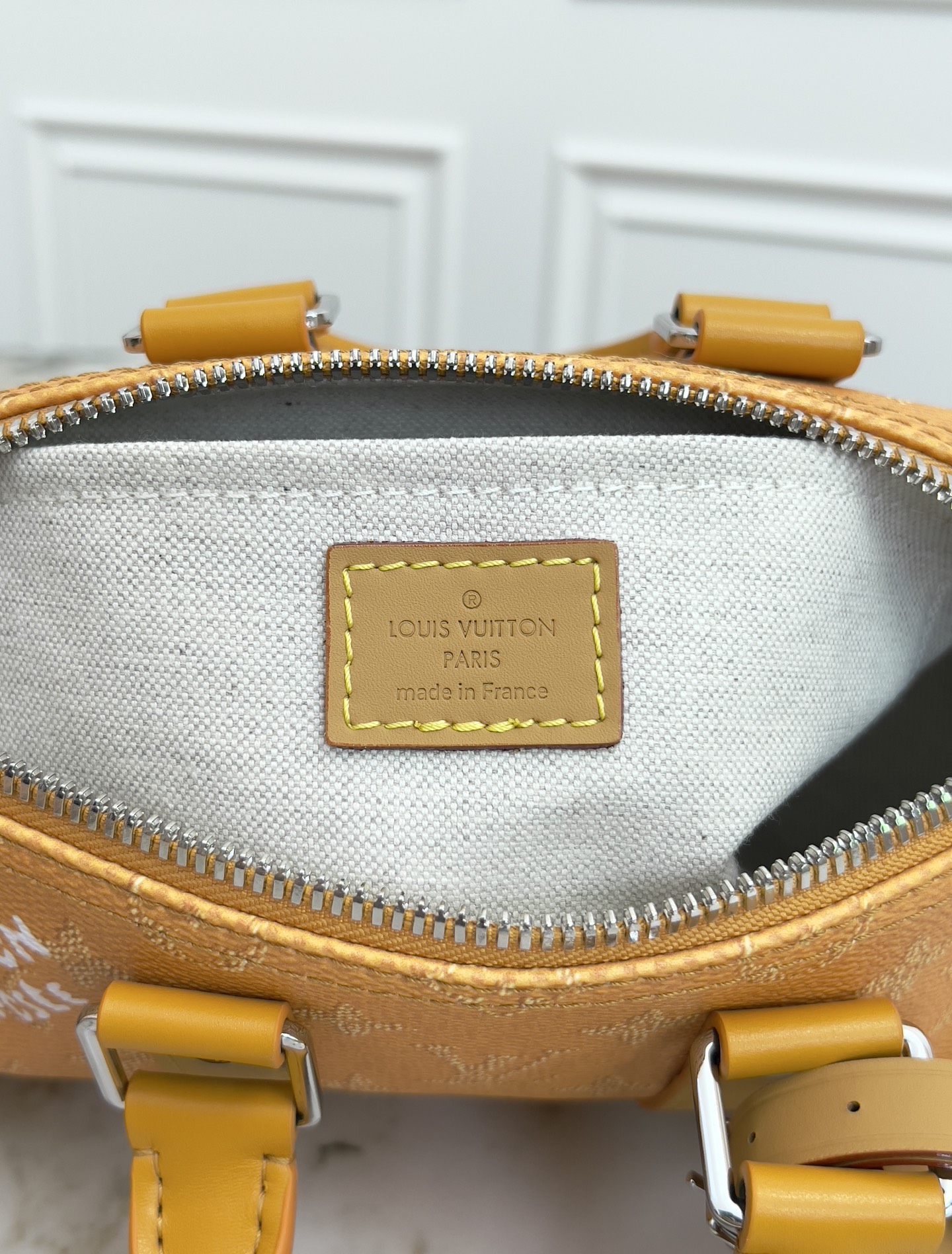 Louis Vuitton Keepall Bandoulière 25 Handbag - Image 9