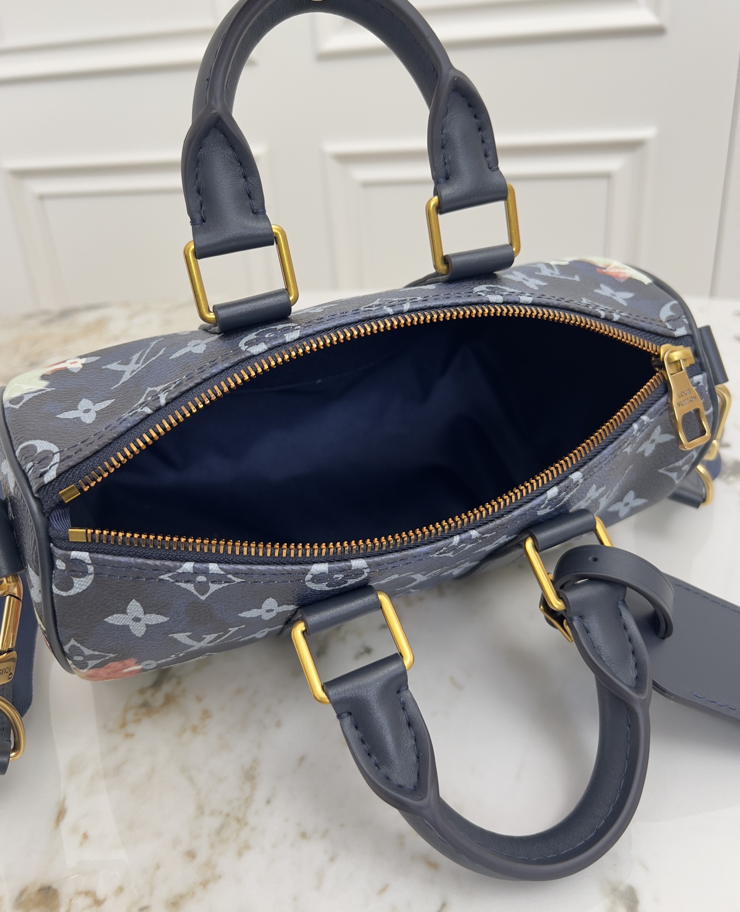 Louis Vuitton Keepall Bandouliere 25 Handbag - Image 9