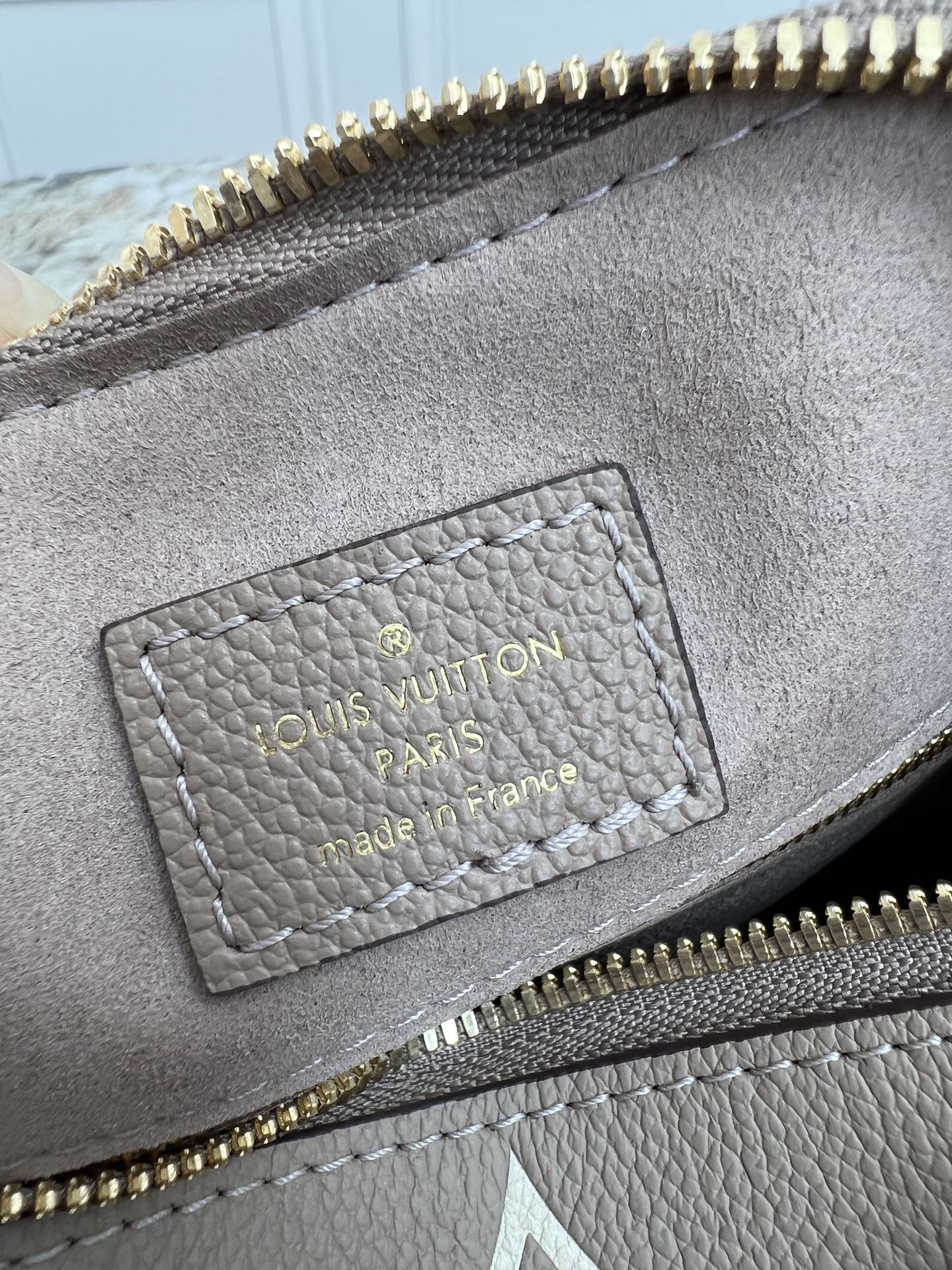 Louis Vuitton Speedy Bandoulière 25 Handbag in Monogram Empreinte Leather - Image 9