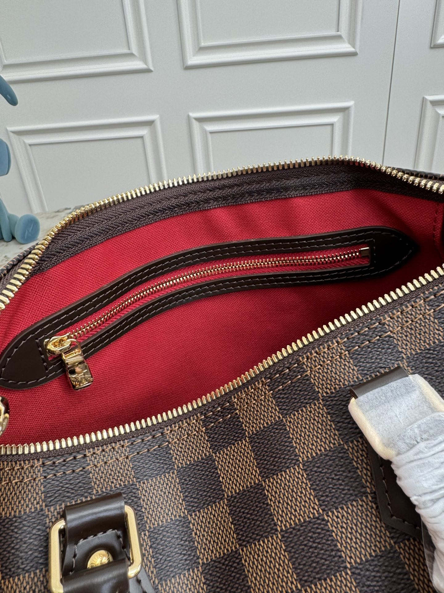 Speedy Bandoulière 30 Handbag in Damier Ebene Canvas - Image 9