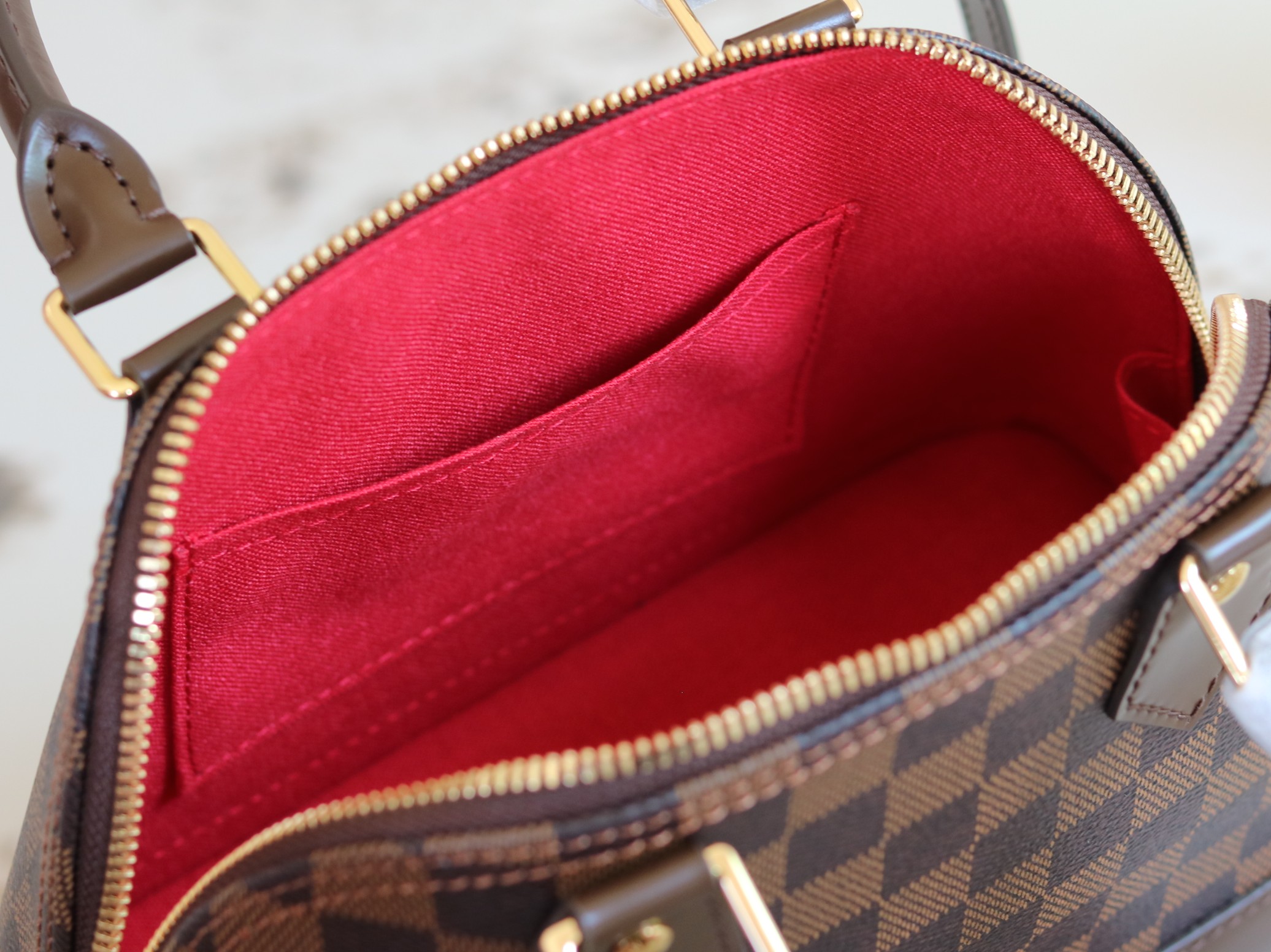 Louis Vuitton Alma Handbag in Monogram Canvas - Image 9