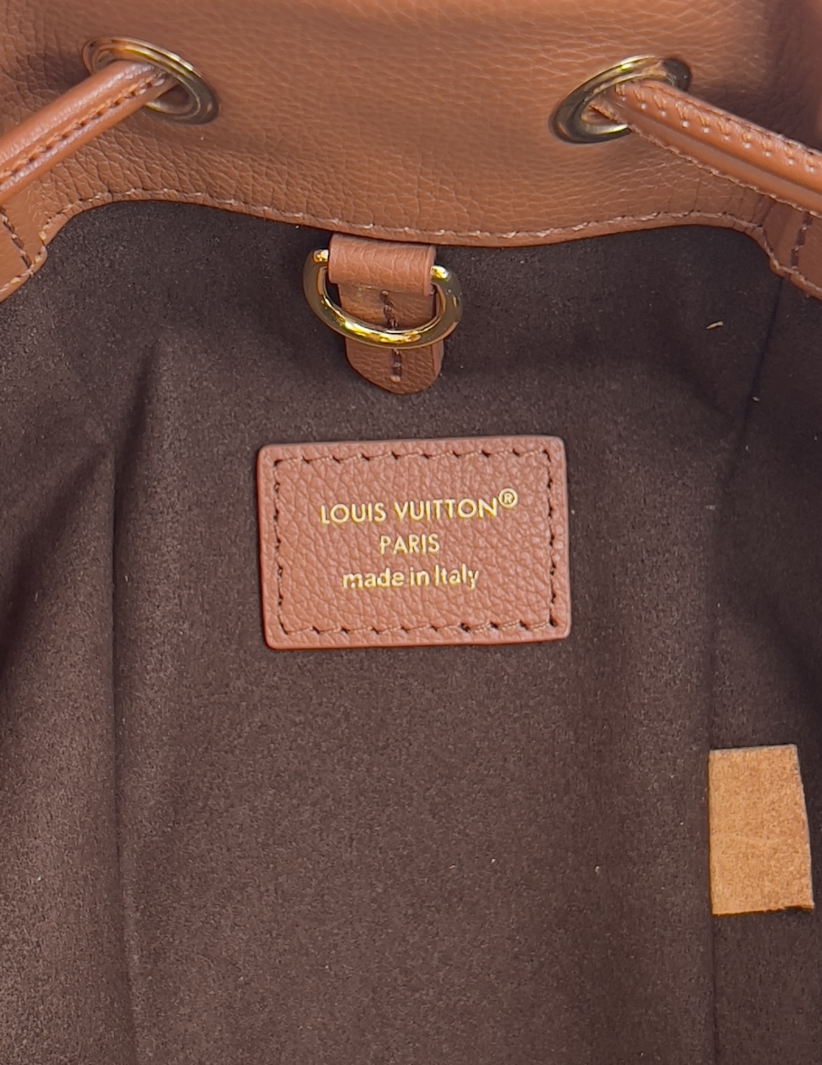 Louis Vuitton Noé Trunk Monogram Reverse Leather Shoulder Bag - Image 9