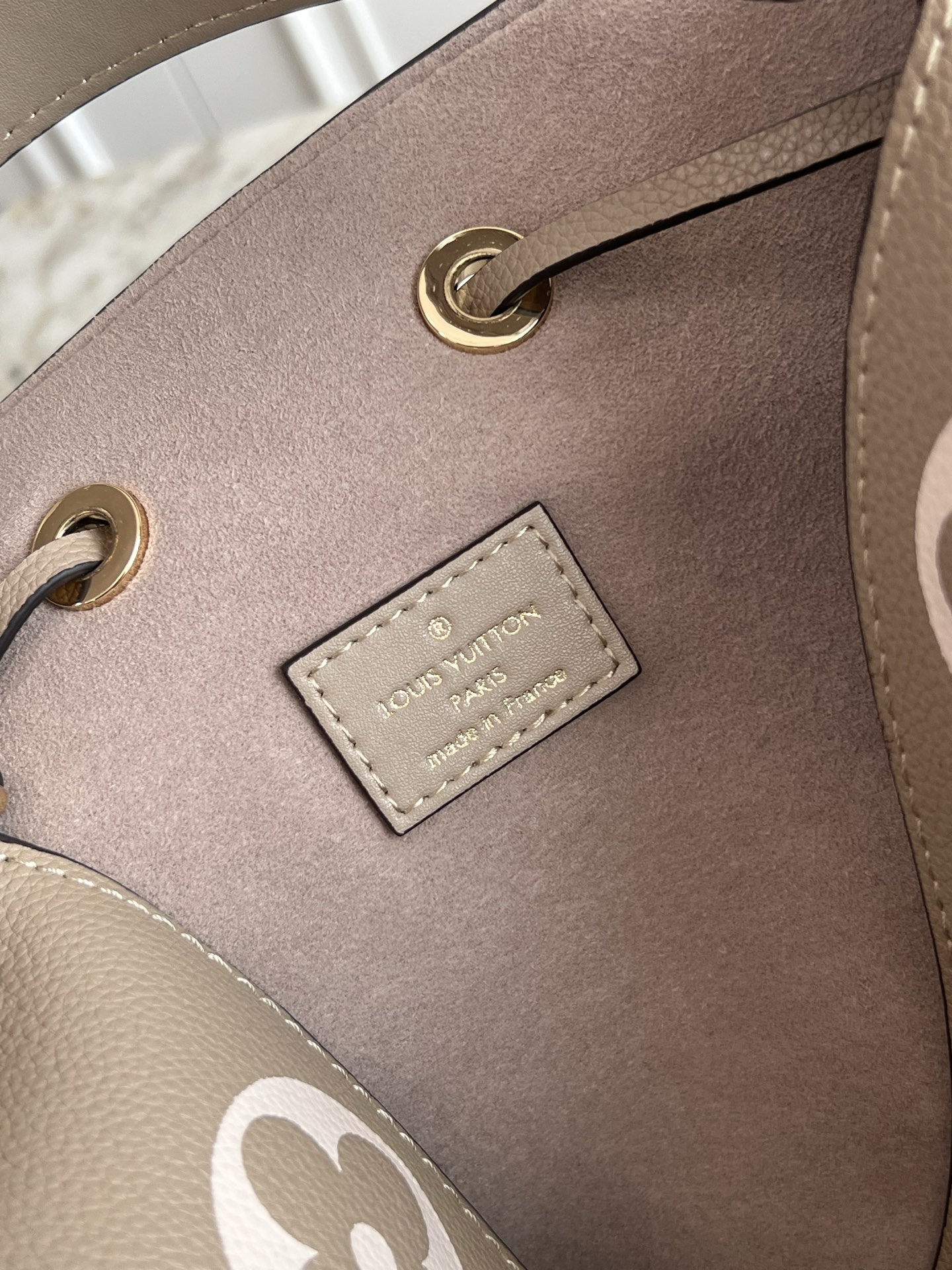 Louis Vuitton NéoNoé MM Monogram Bucket Shoulder Bag M45555 - Image 9