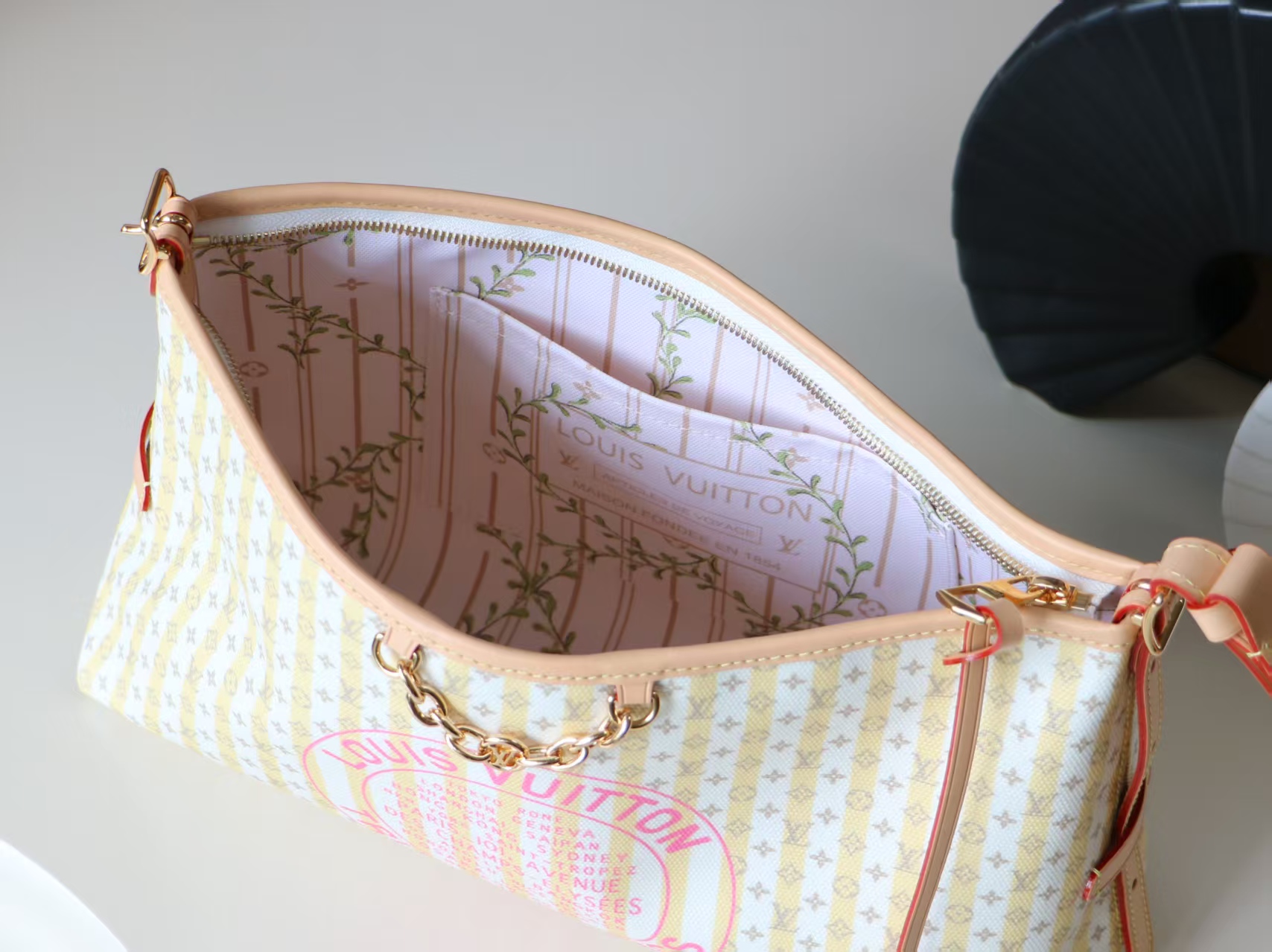 Louis Vuitton CarryAll East-West Handbag in Banana Monogram Canvas - Image 9