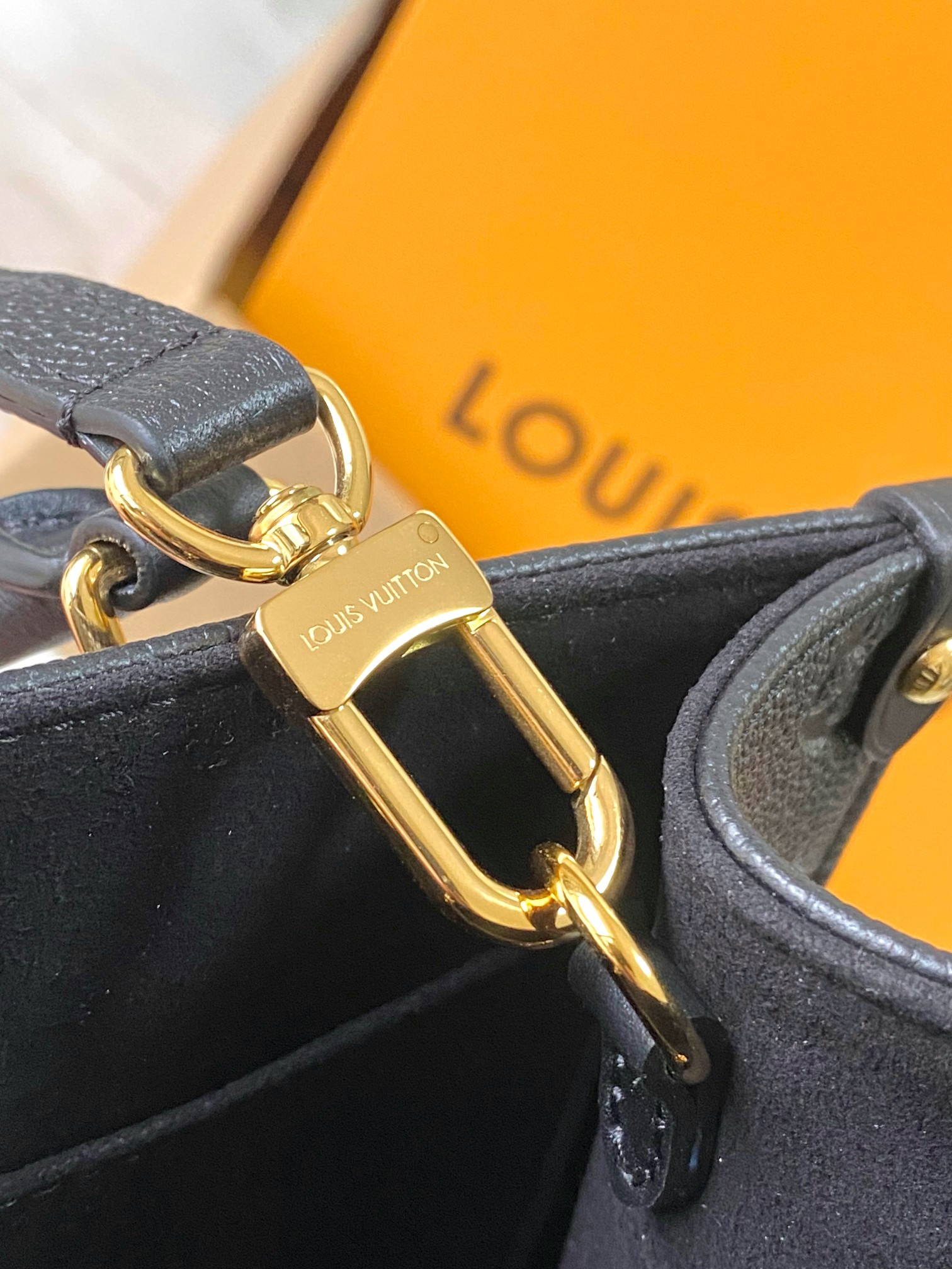 Louis Vuitton OnTheGo Small Handbag M45653 - Image 9