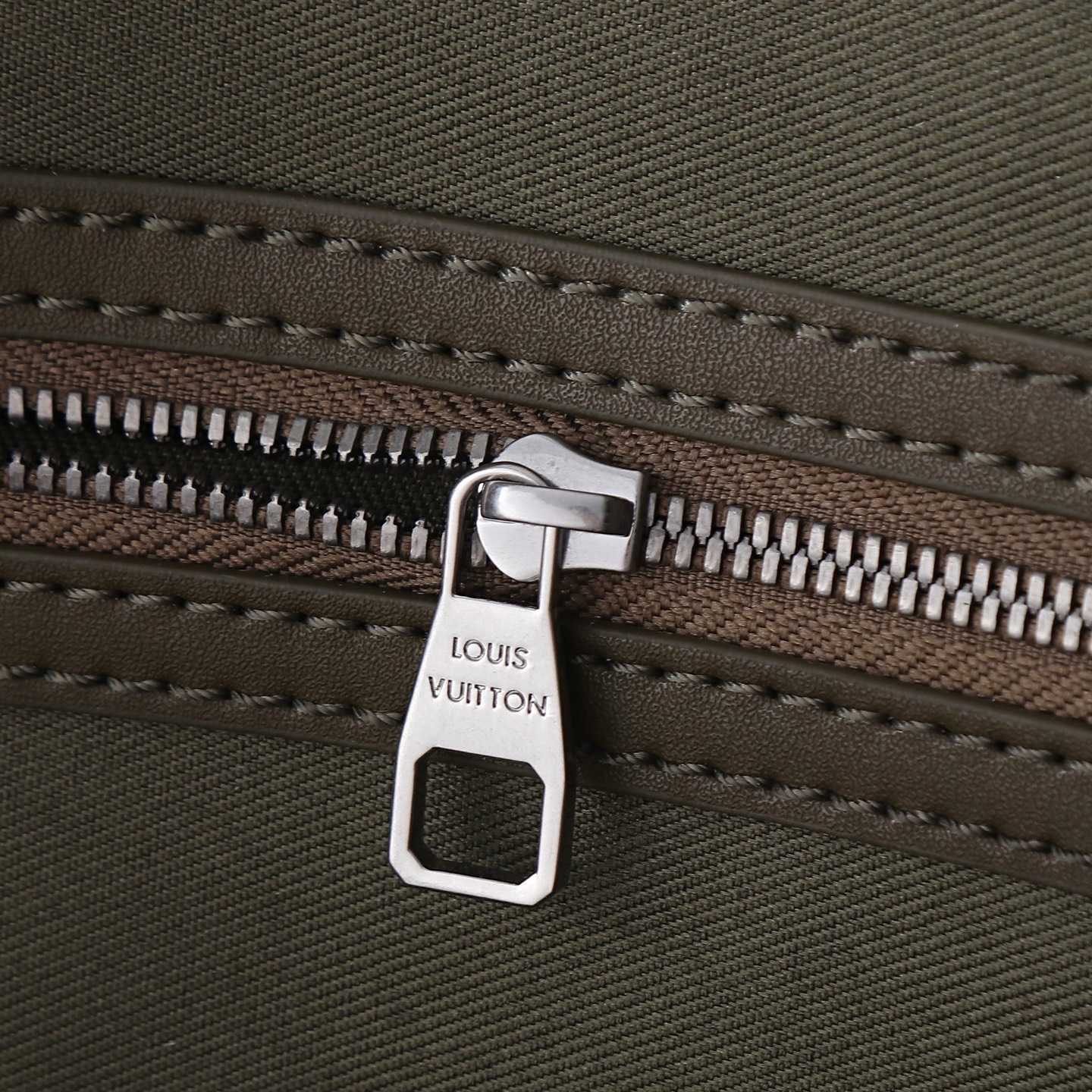 Louis Vuitton Keepall Bandouliere 45 Travel Bag - Image 9