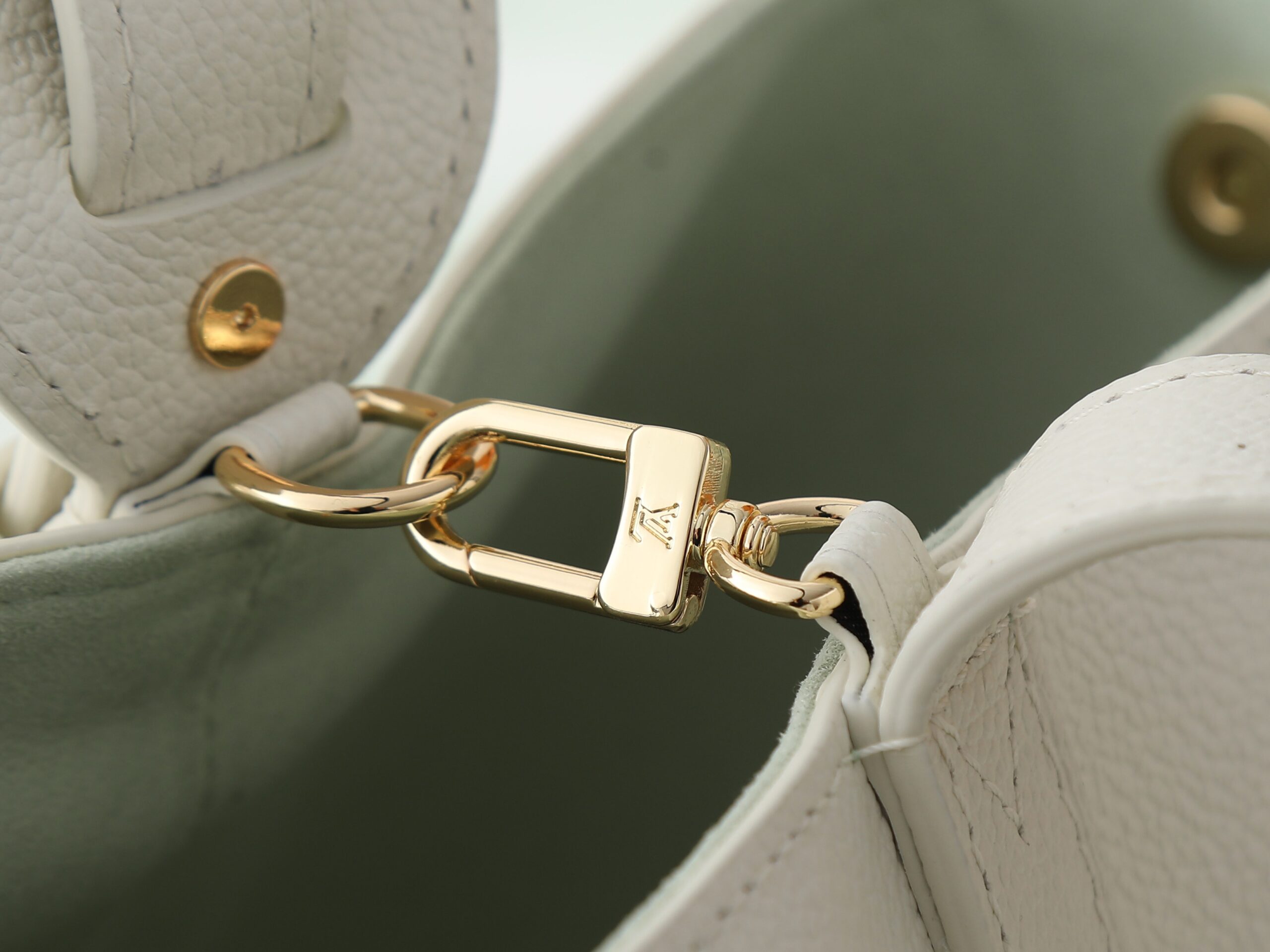 Louis Vuitton All In BB M27570 Leather Bucket Bag - Image 9