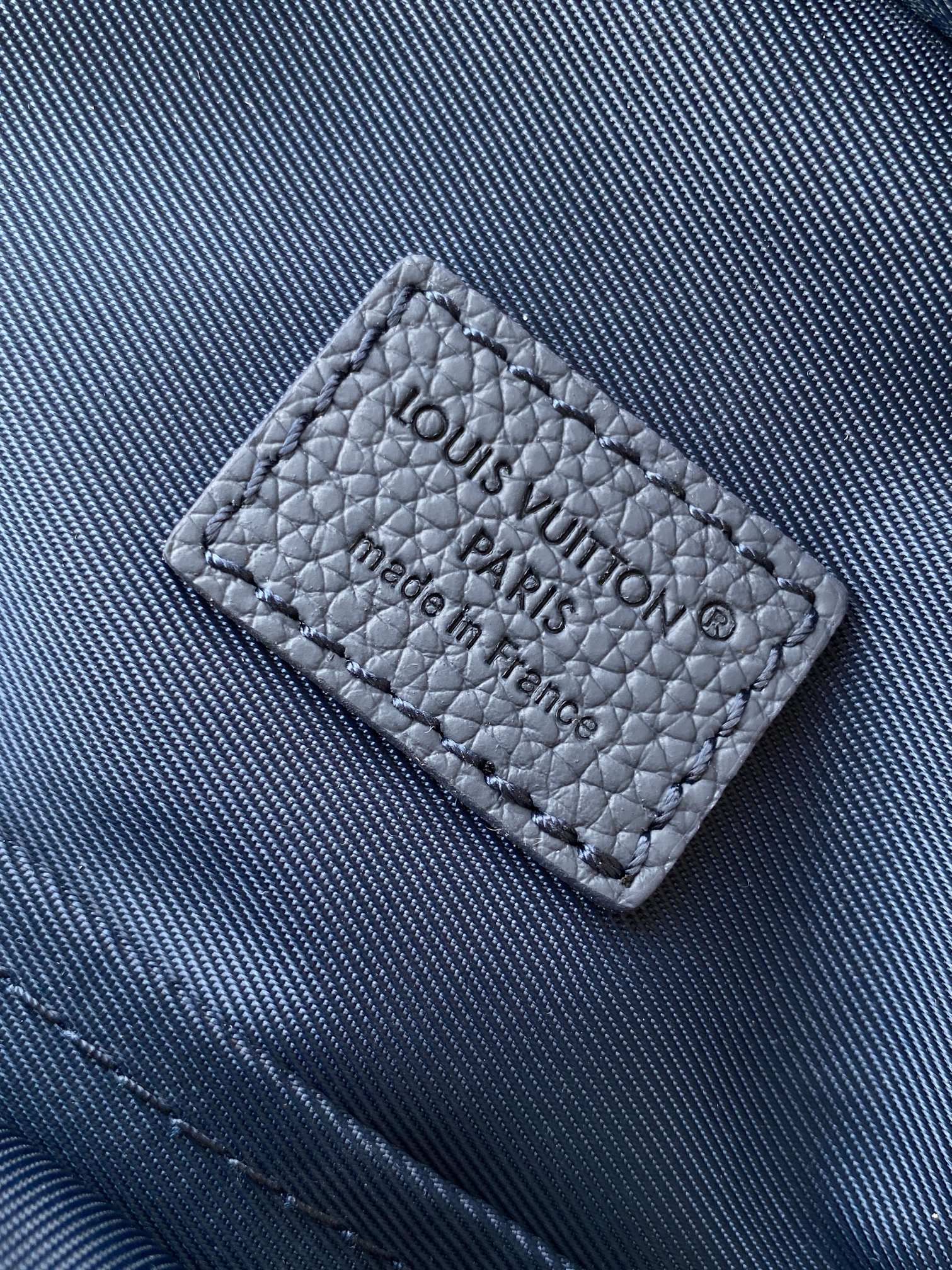 Louis Vuitton LV Aerogram Avenue Sling Bag PM - Image 9